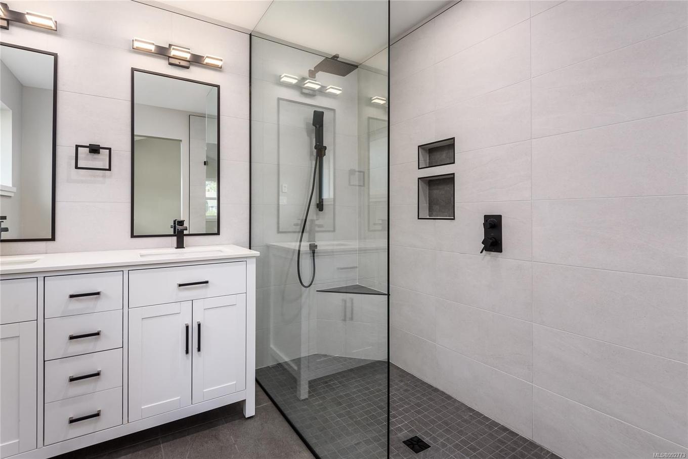 649 5Th St, Courtenay, BC