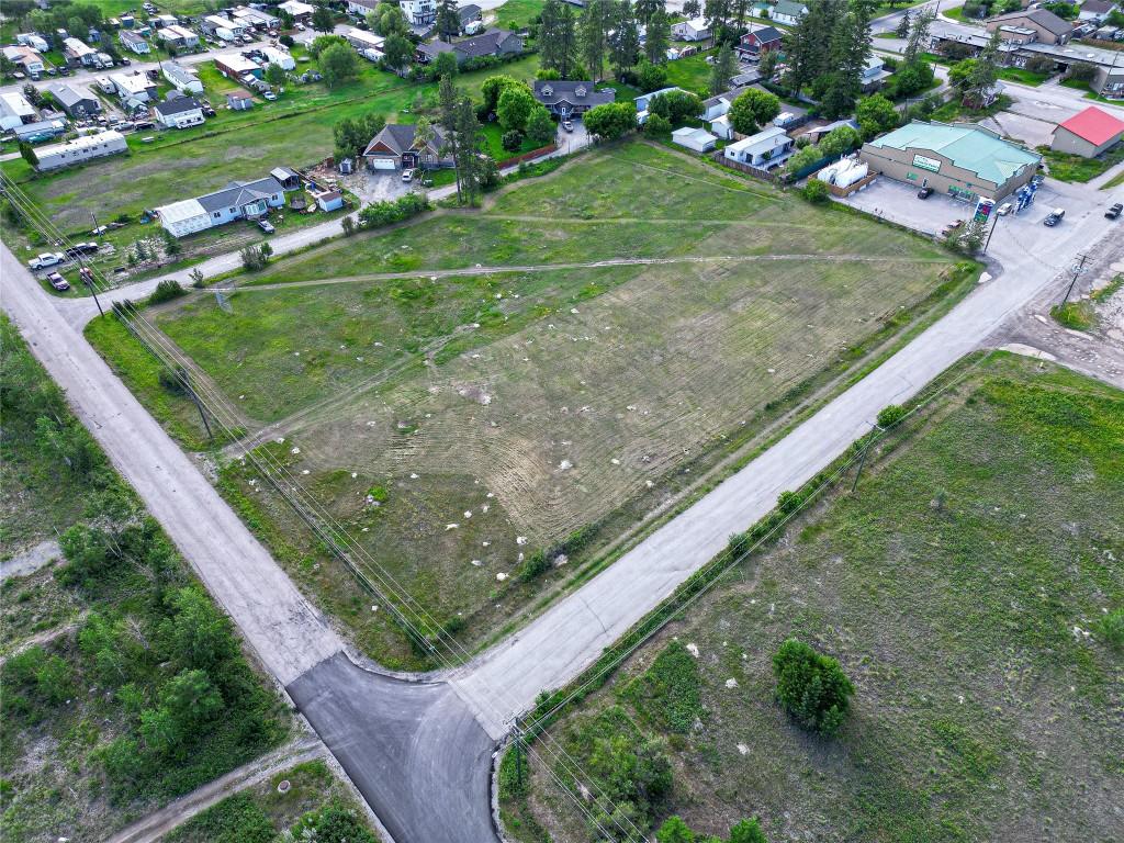 8959 Arbuckle Street, Canal Flats, BC