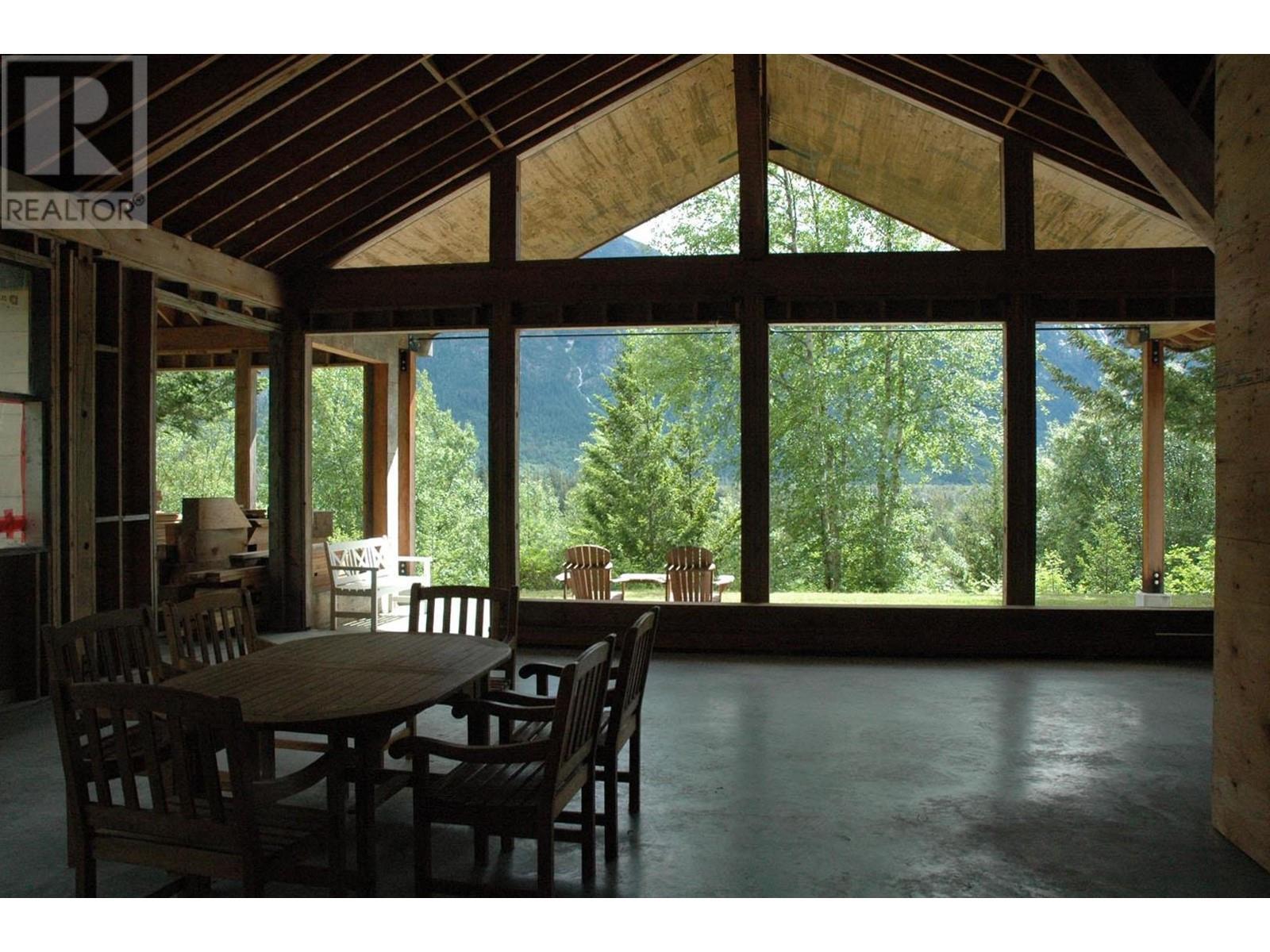 2712 Egan Road, Bella Coola, BC - Indoor Photo Showing Dining Room