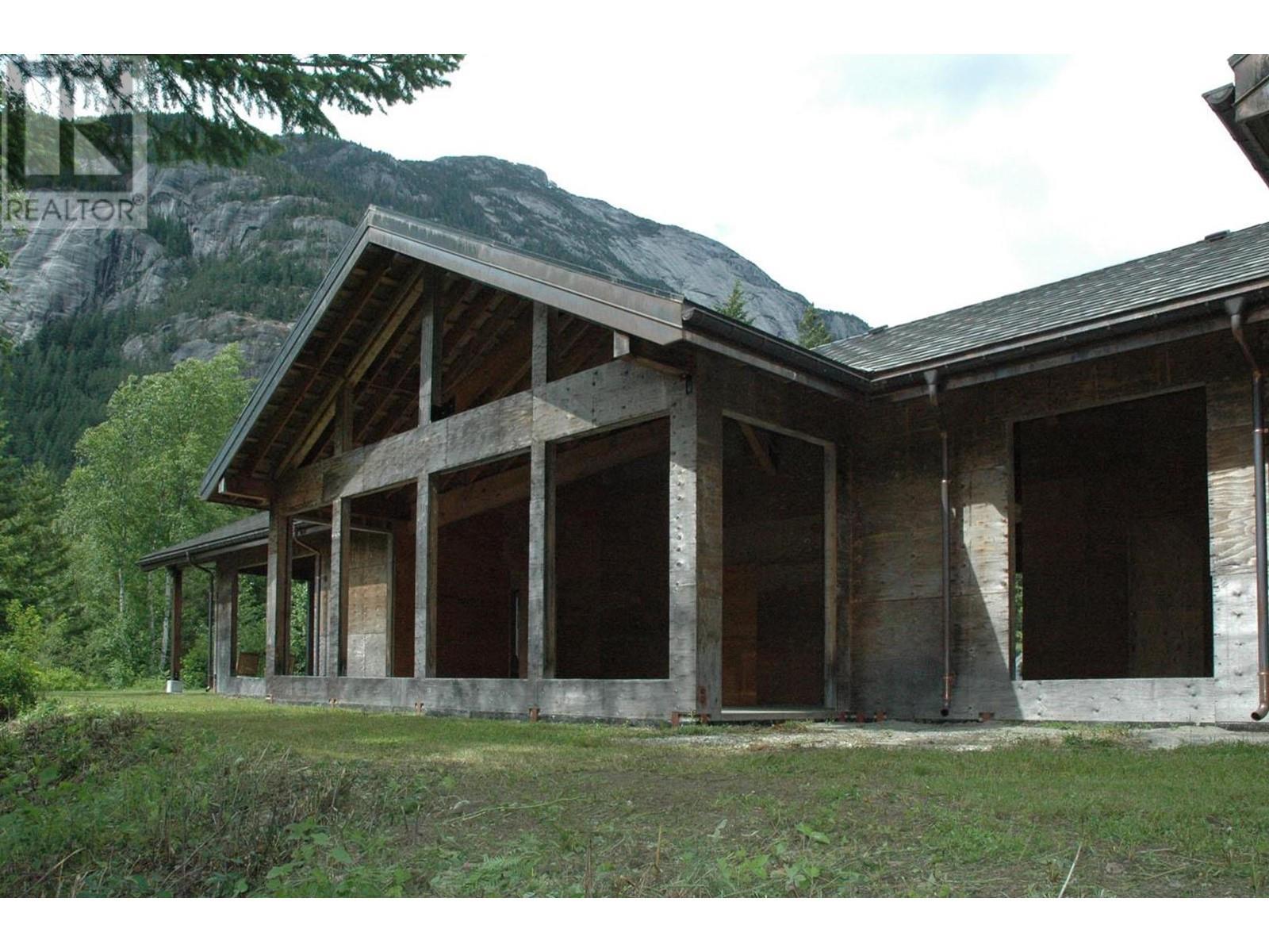 2712 Egan Road, Bella Coola, BC - Outdoor