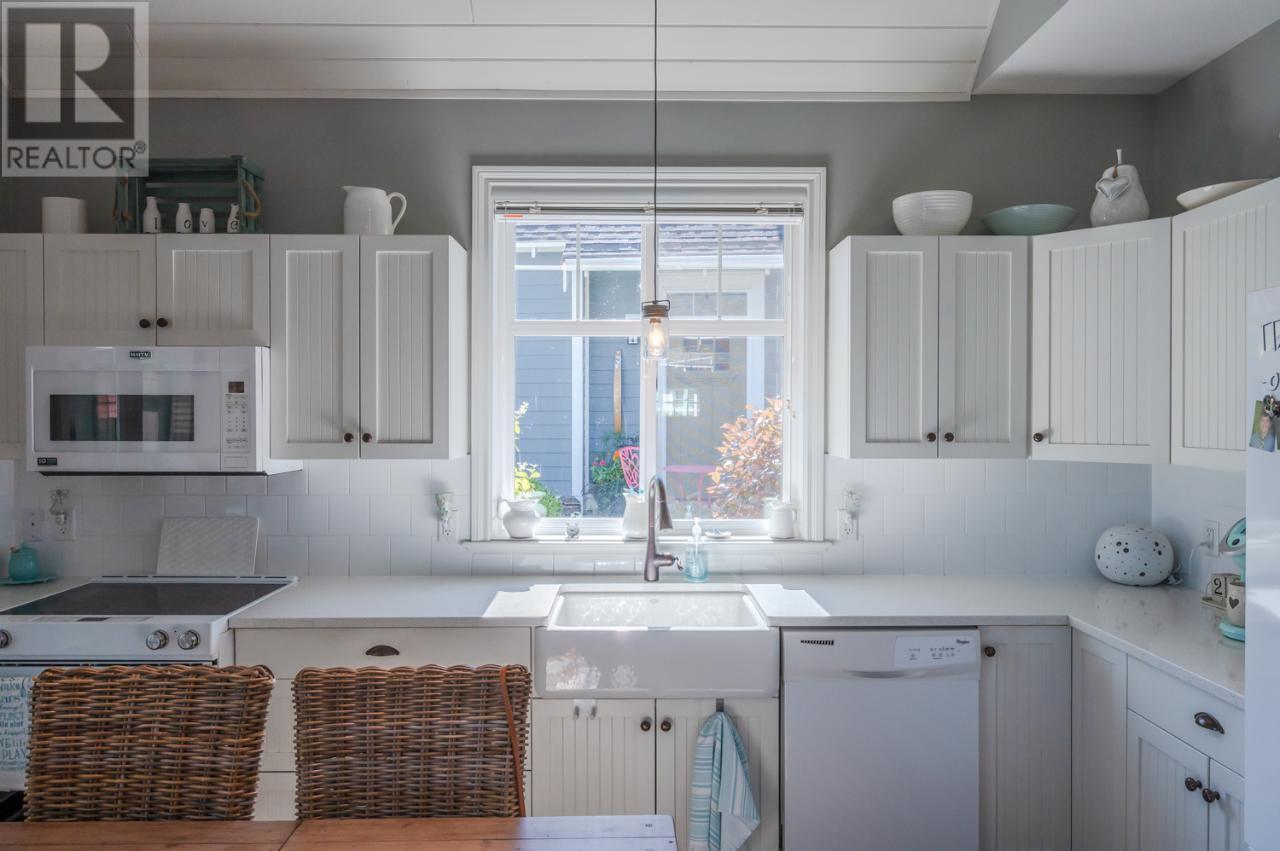 2450 Radio Tower Road Unit# 126, Oliver, BC - Indoor Photo Showing Kitchen