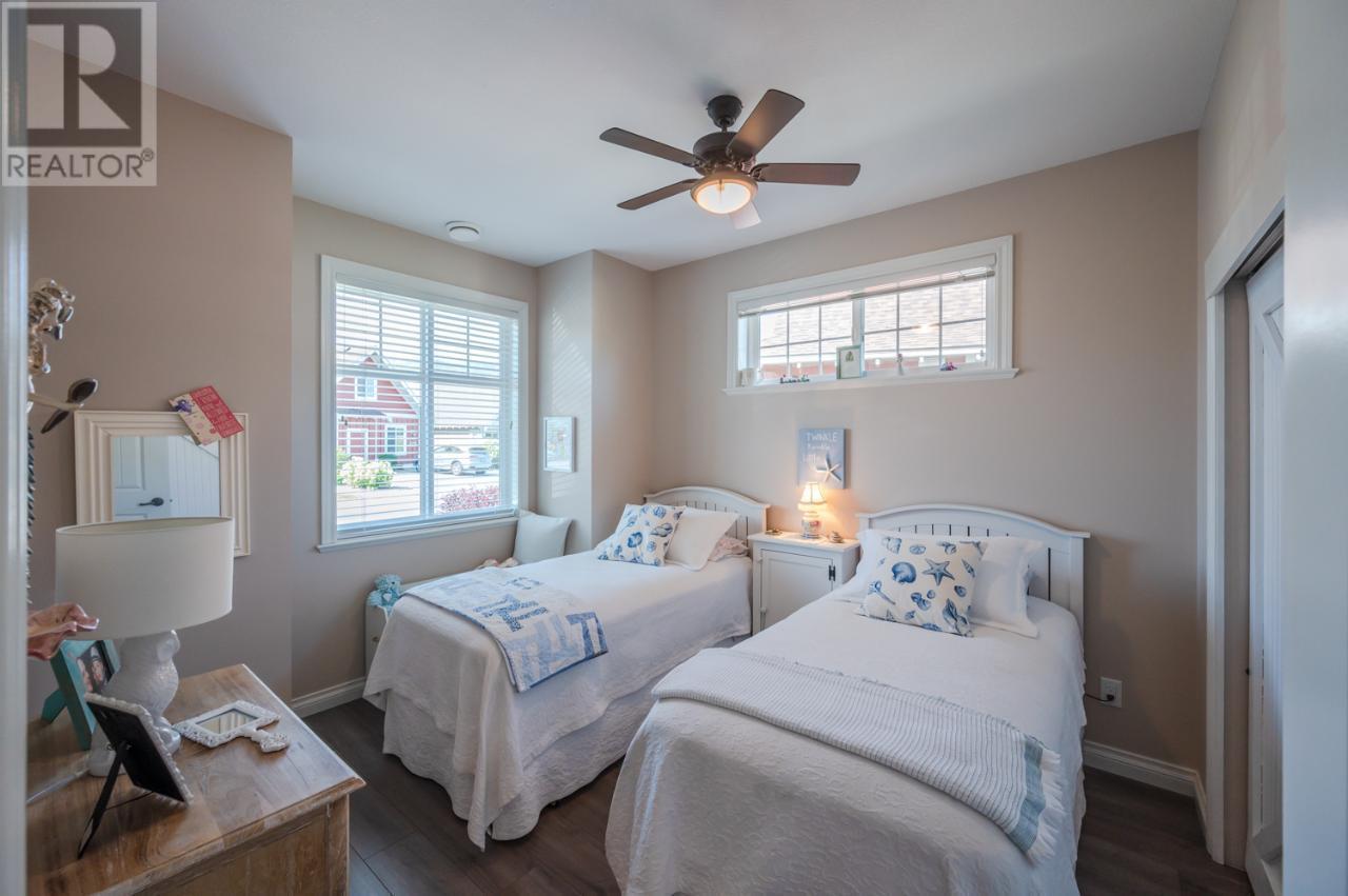 2450 Radio Tower Road Unit# 126, Oliver, BC - Indoor Photo Showing Bedroom