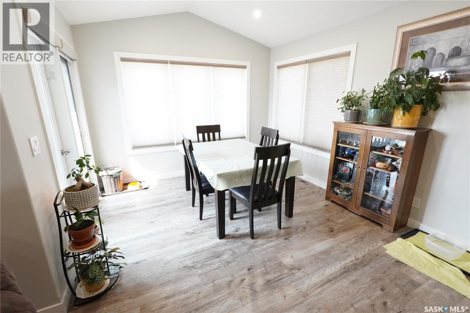 44 Crescent Drive, Avonlea, SK - Indoor Photo Showing Dining Room