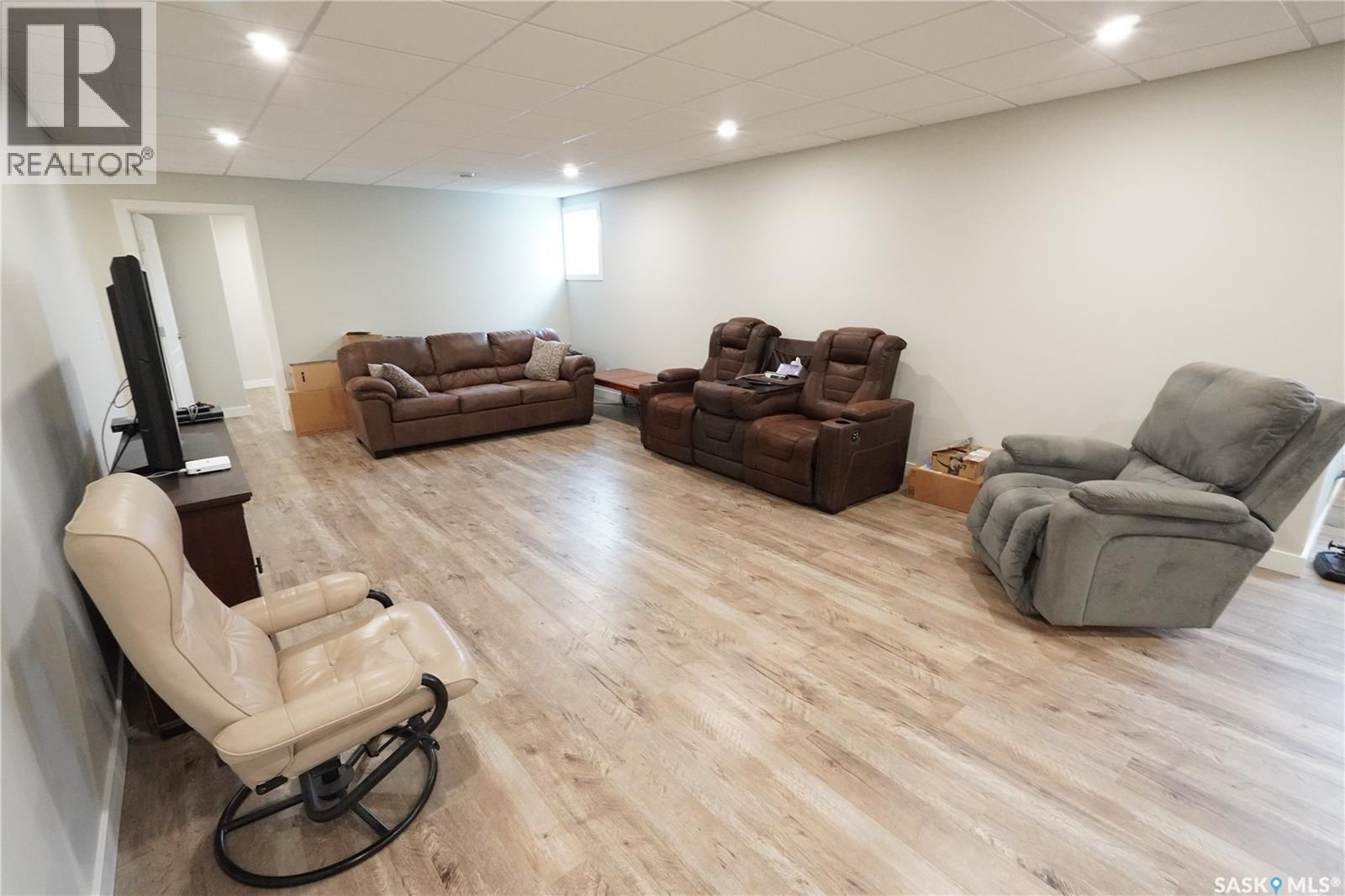 44 Crescent Drive, Avonlea, SK - Indoor Photo Showing Basement