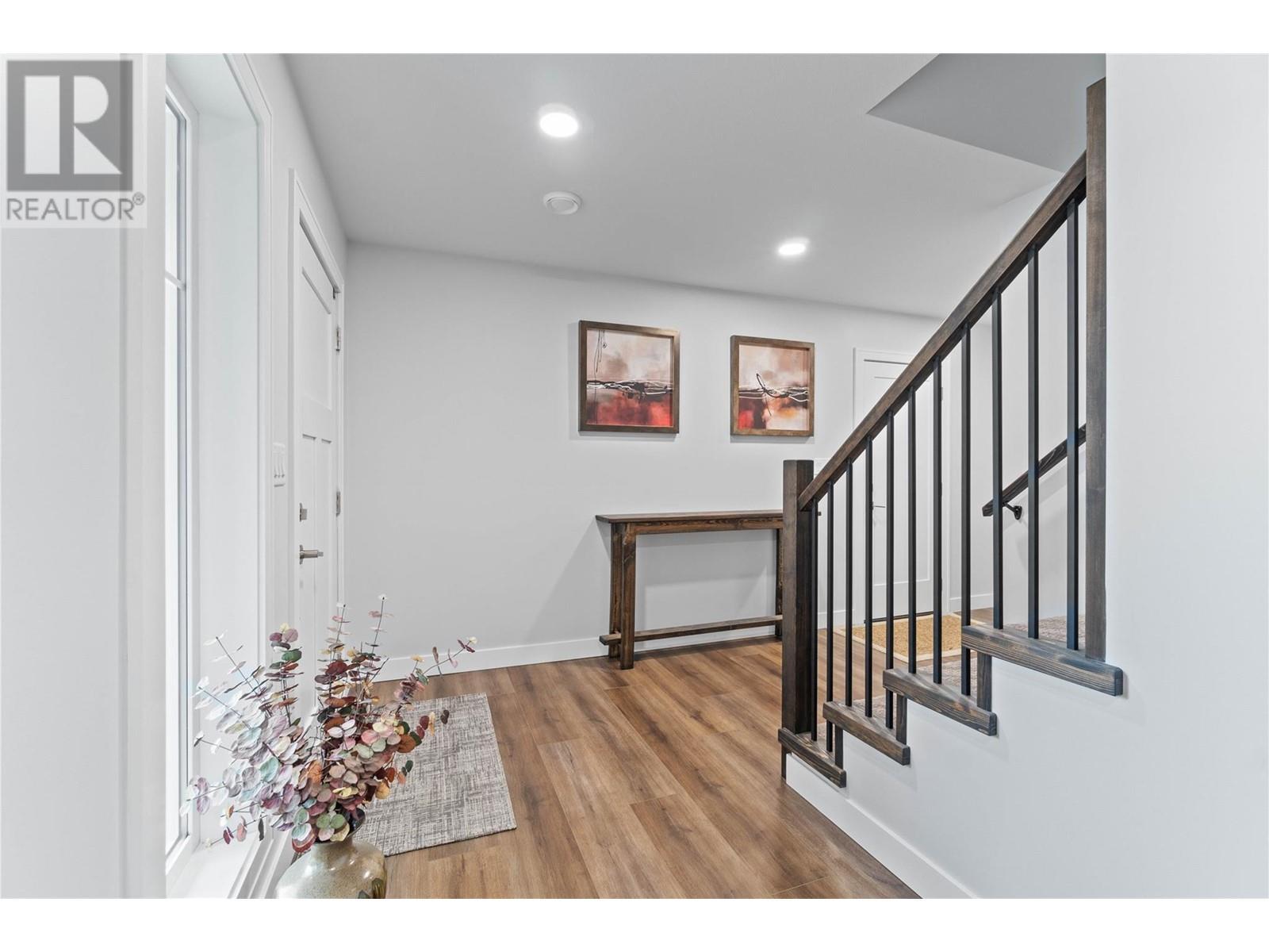 2763 Valleyview Drive, Blind Bay, BC - Indoor Photo Showing Other Room