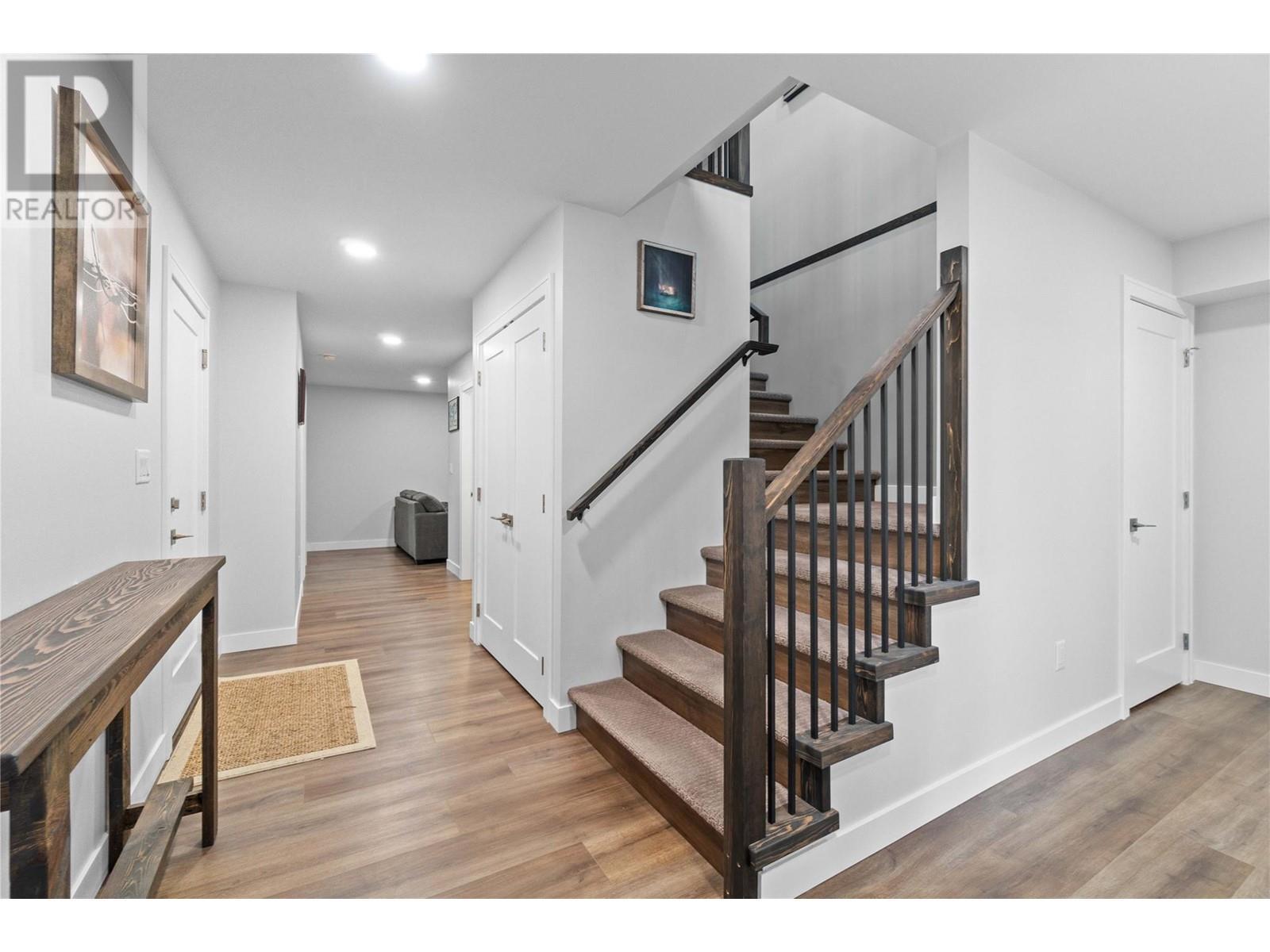 2763 Valleyview Drive, Blind Bay, BC - Indoor Photo Showing Other Room