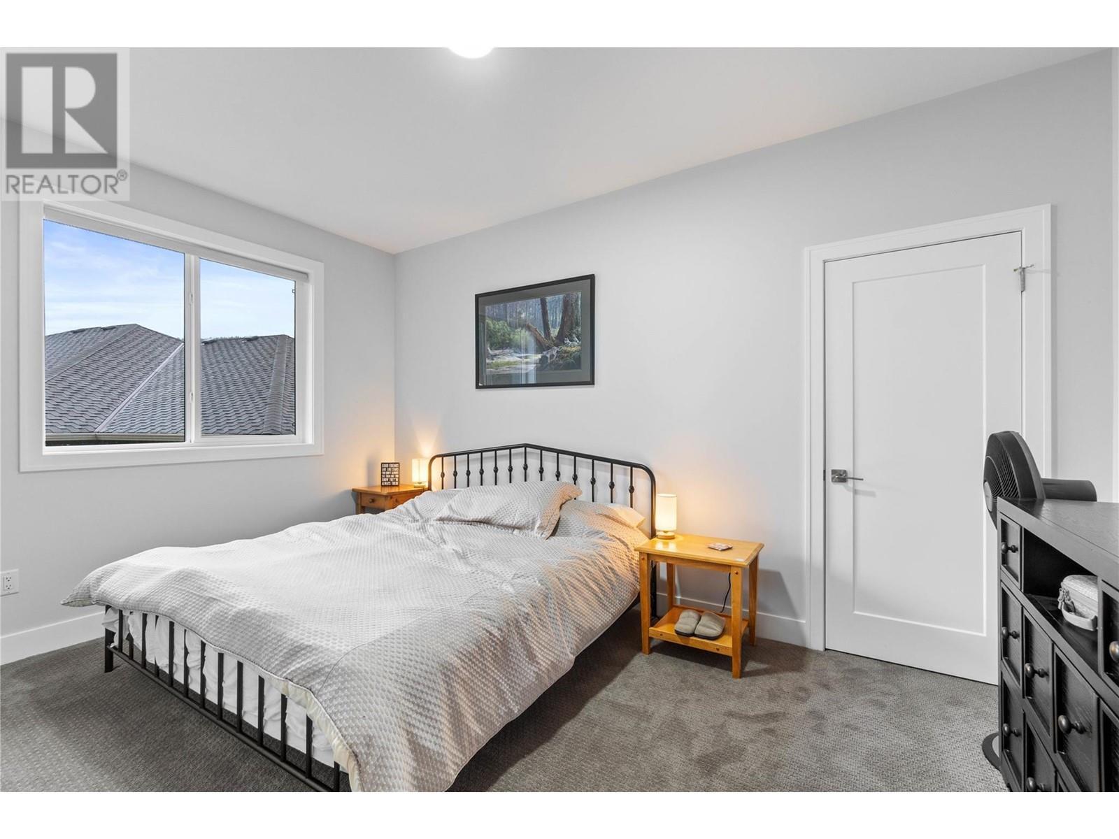 2763 Valleyview Drive, Blind Bay, BC - Indoor Photo Showing Bedroom