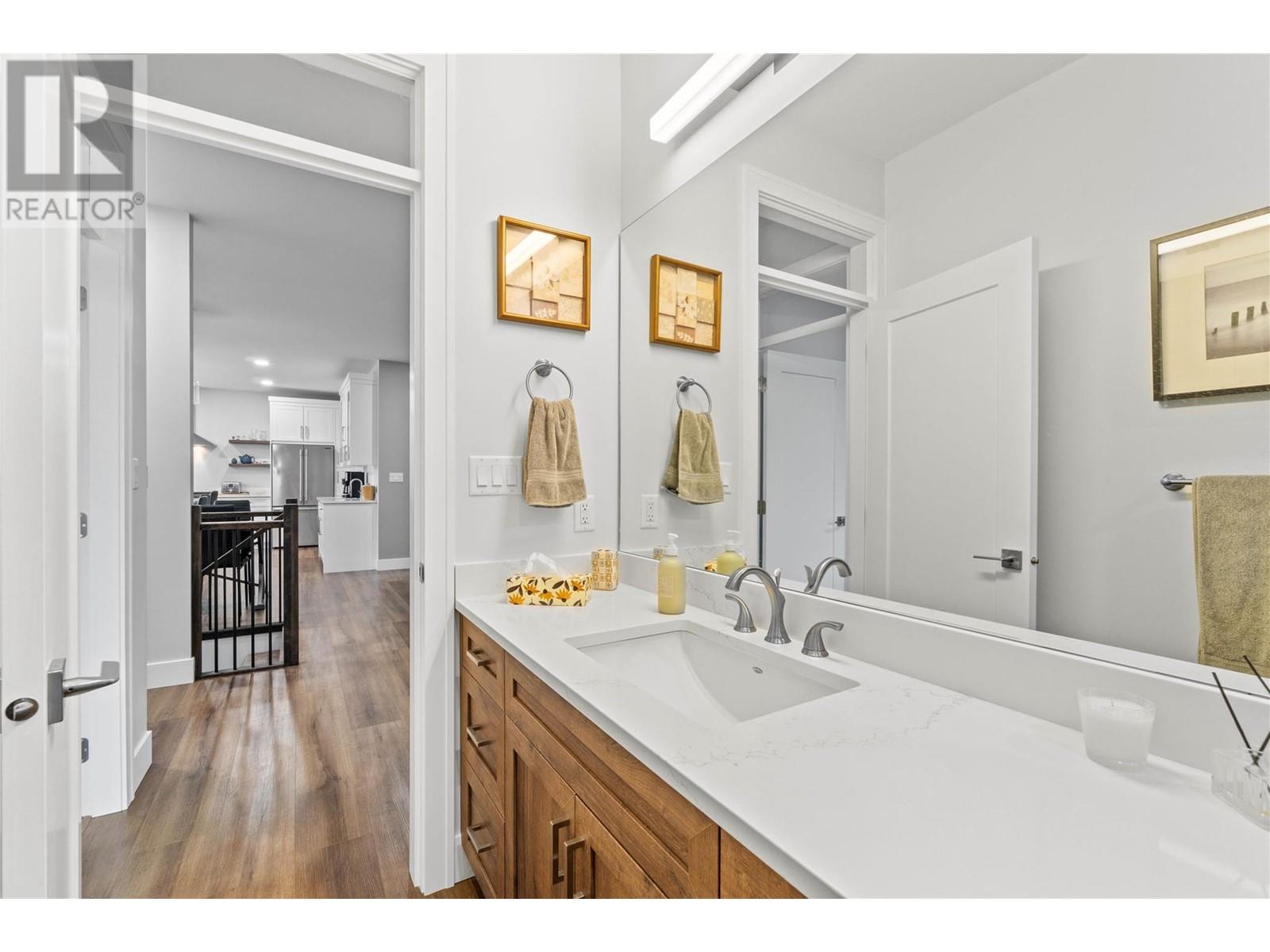 2763 Valleyview Drive, Blind Bay, BC - Indoor Photo Showing Bathroom