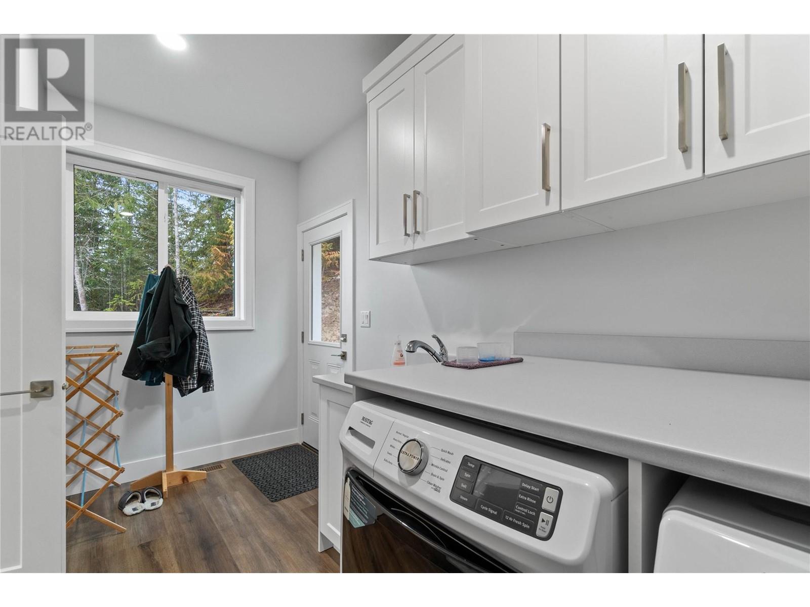2763 Valleyview Drive, Blind Bay, BC - Indoor