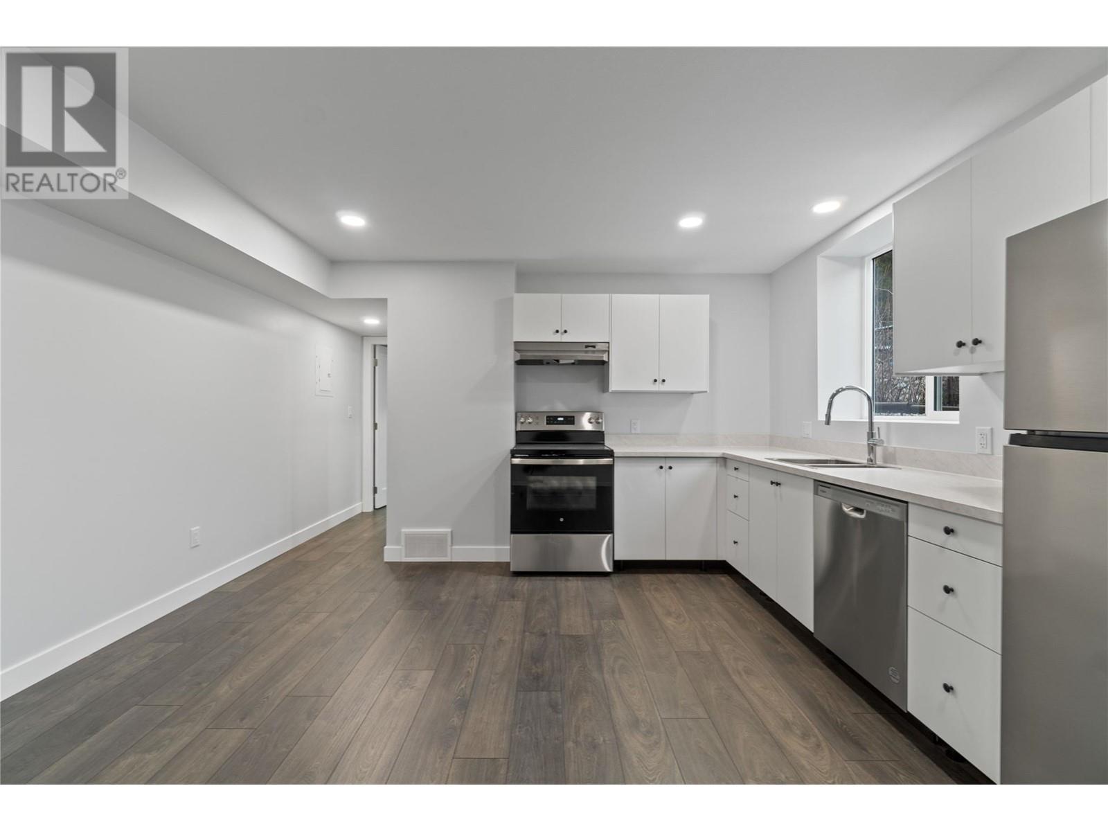 2763 Valleyview Drive, Blind Bay, BC - Indoor Photo Showing Kitchen