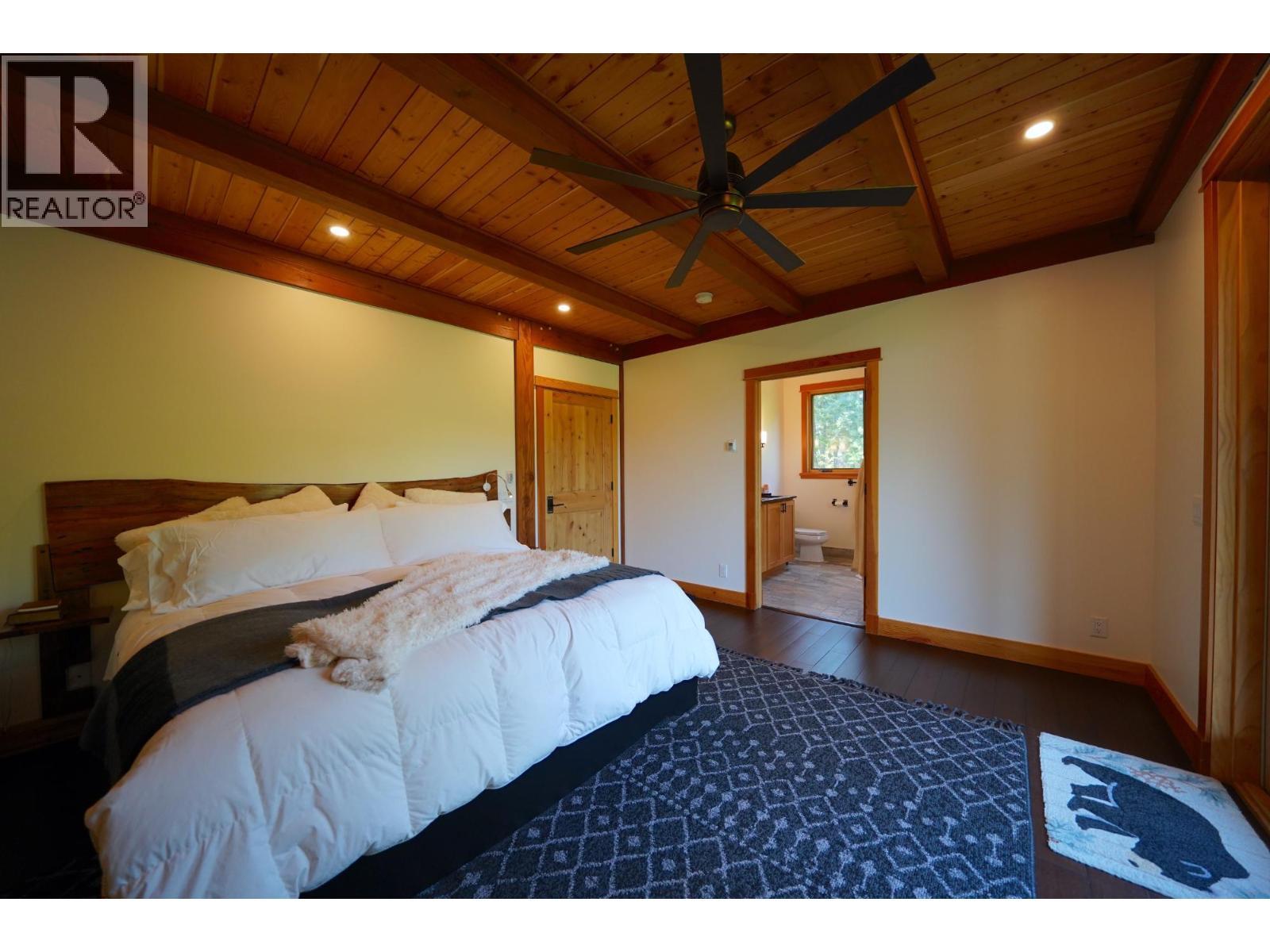 26 Birchgrove Bend, Kaslo, BC - Indoor Photo Showing Bedroom