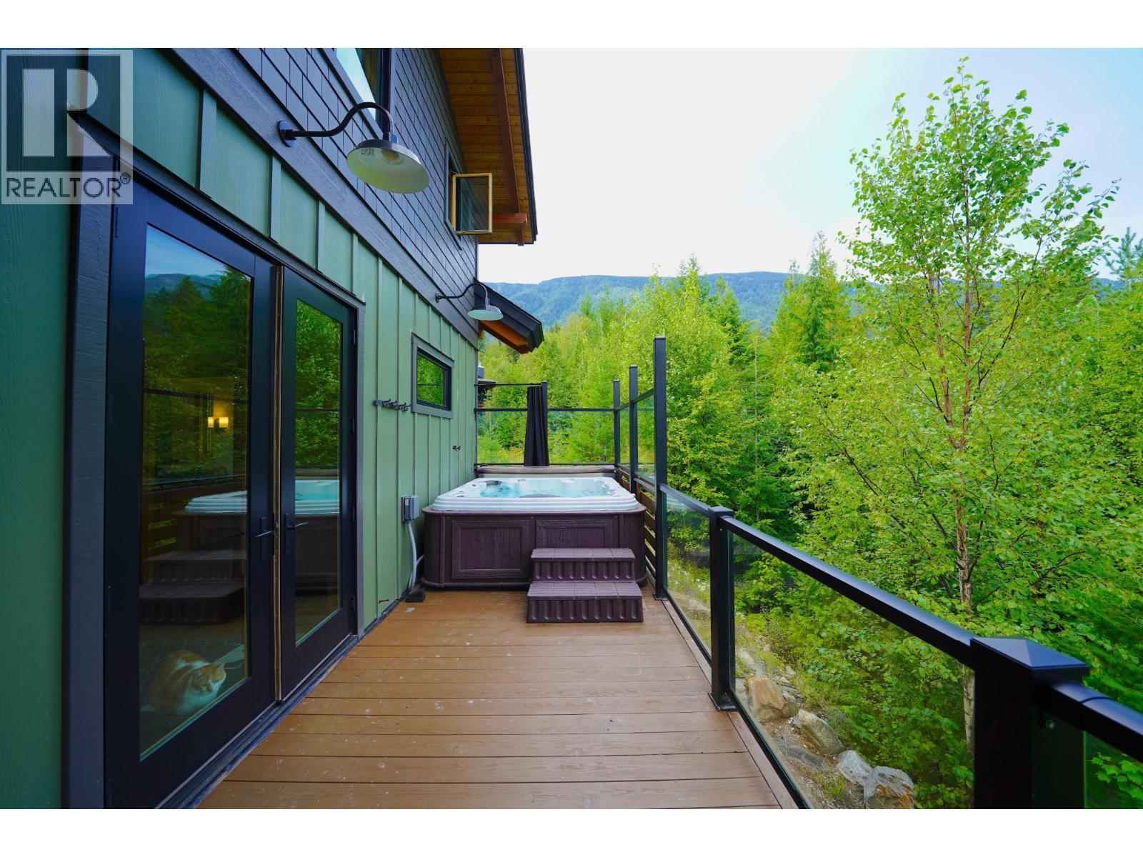 26 Birchgrove Bend, Kaslo, BC - Outdoor With Exterior