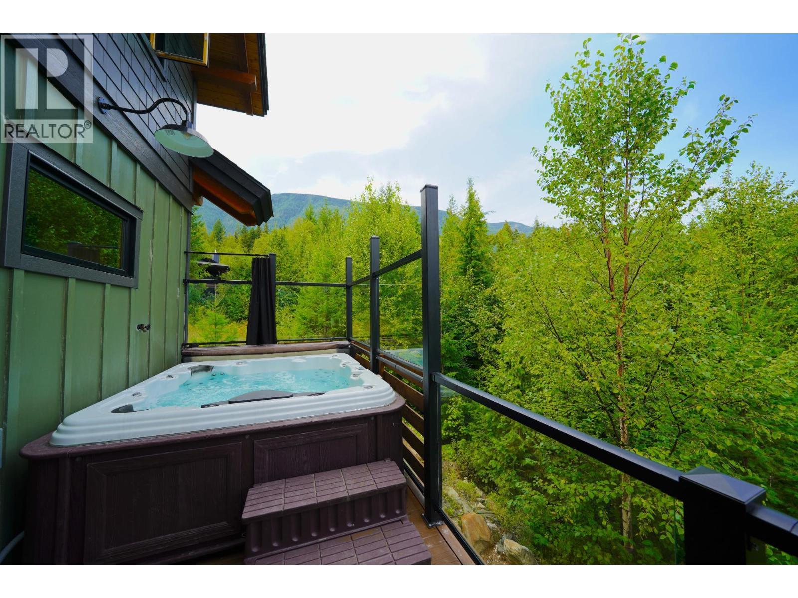 26 Birchgrove Bend, Kaslo, BC - Outdoor With Exterior