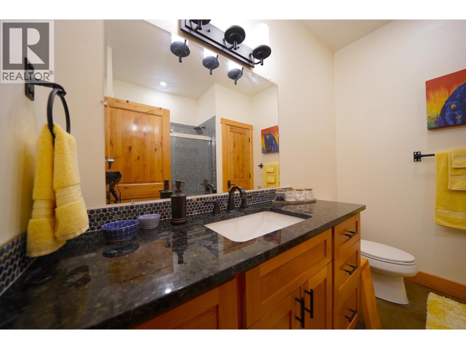 26 Birchgrove Bend, Kaslo, BC - Indoor Photo Showing Bathroom