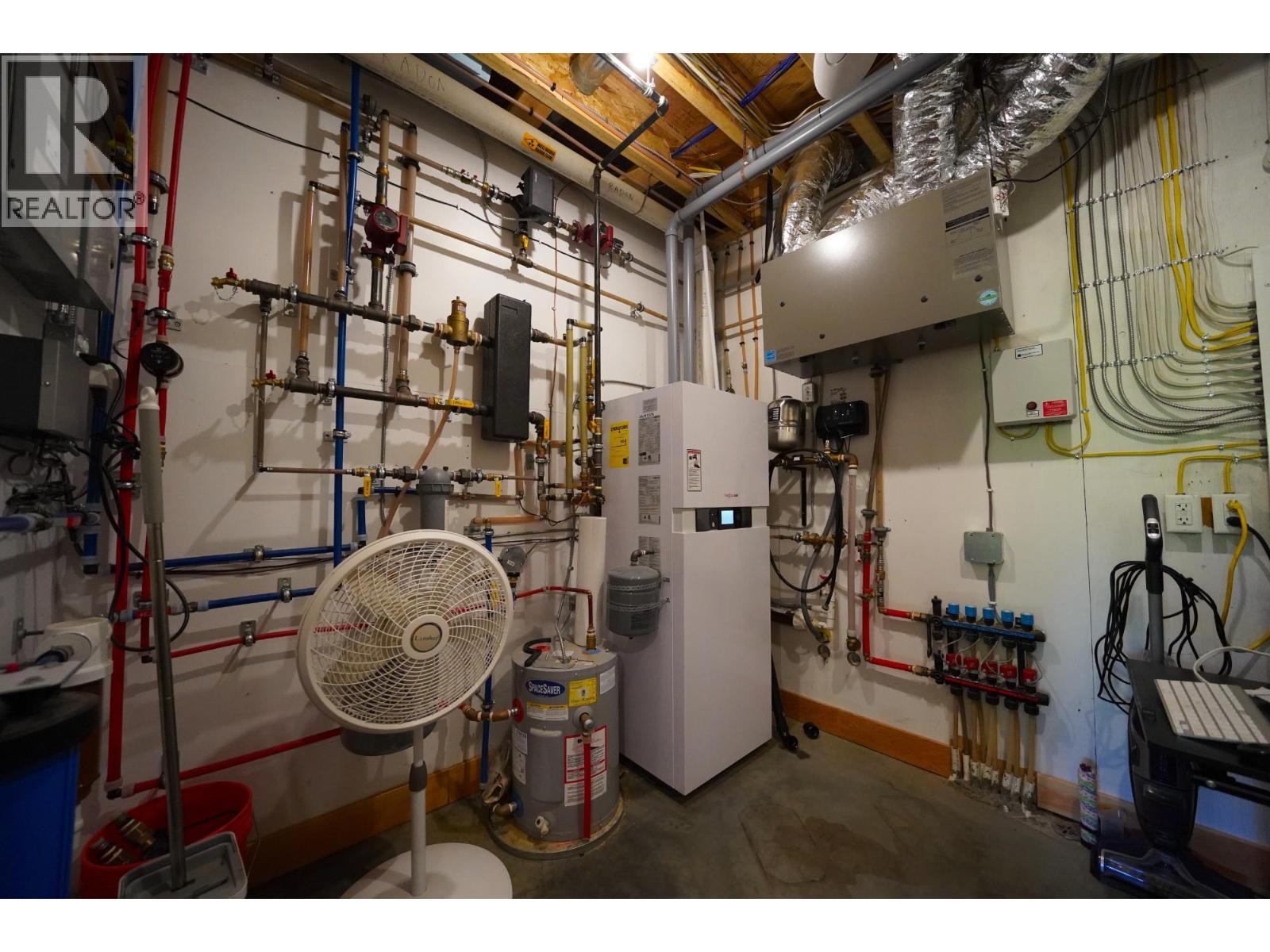 26 Birchgrove Bend, Kaslo, BC - Indoor Photo Showing Basement