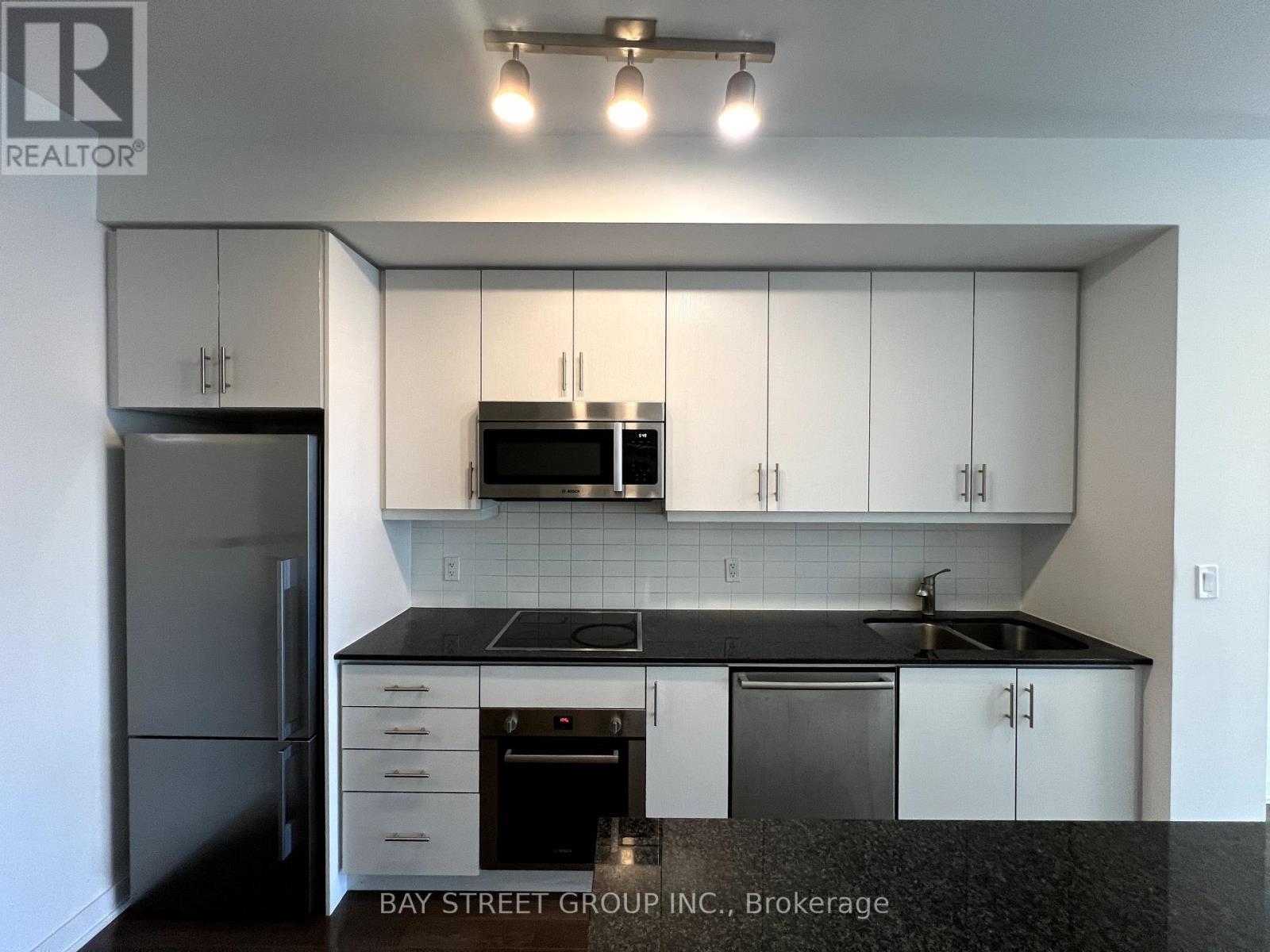 2709 - 1 The Esplanade, Toronto, ON - Indoor Photo Showing Kitchen
