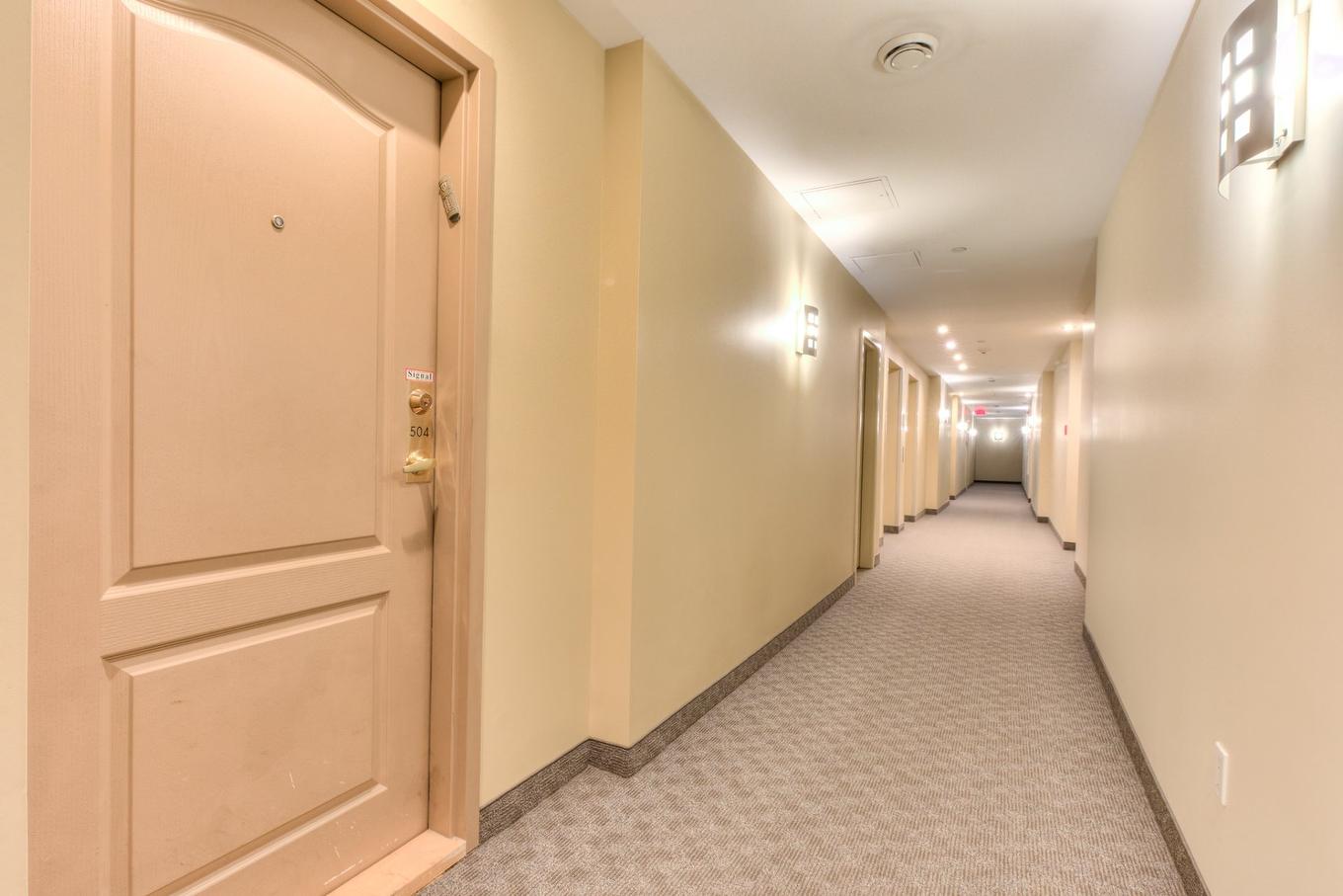 Hall d'entrée/Vestibule - 504-5220 Boul. Des Sources, Montréal (Pierrefonds-Roxboro), QC - Indoor Photo Showing Other Room