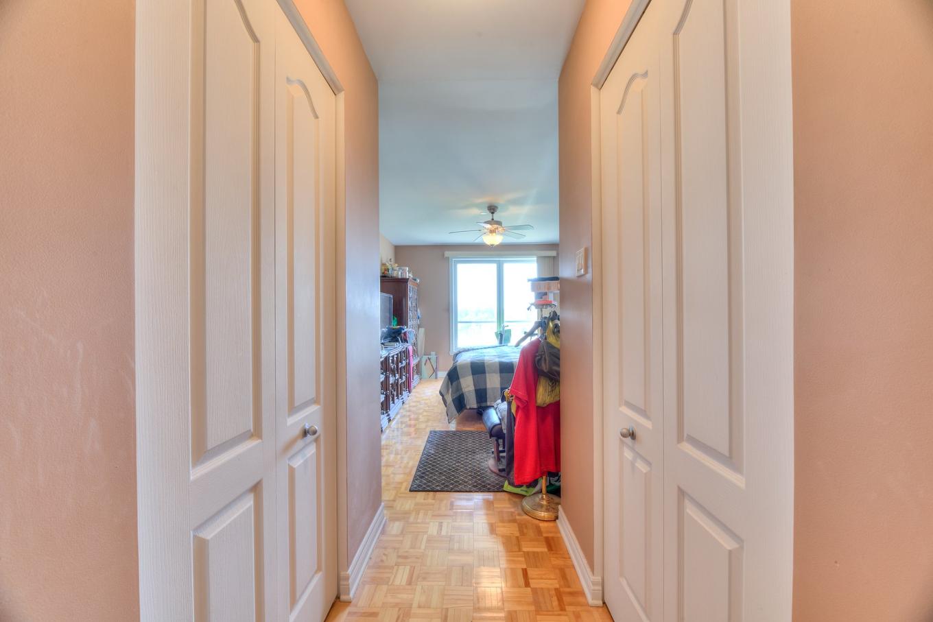 Hall d'entrée/Vestibule - 504-5220 Boul. Des Sources, Montréal (Pierrefonds-Roxboro), QC - Indoor Photo Showing Other Room