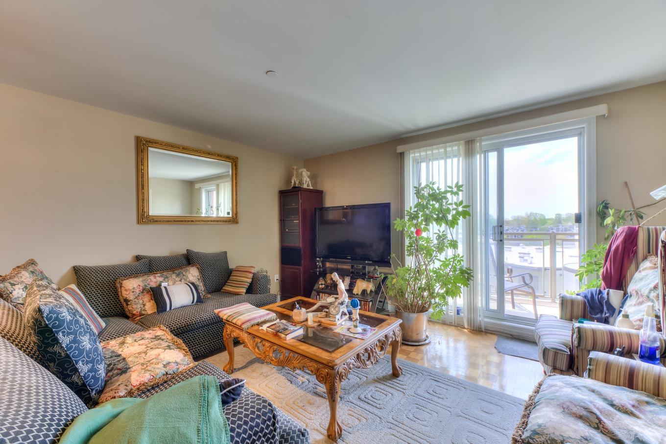 Salon - 504-5220 Boul. Des Sources, Montréal (Pierrefonds-Roxboro), QC - Indoor Photo Showing Living Room