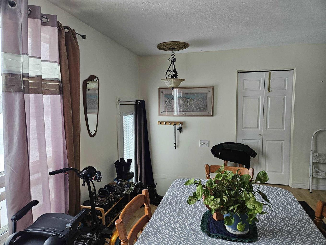 4 Fisher Ave, Manitouwadge, ON