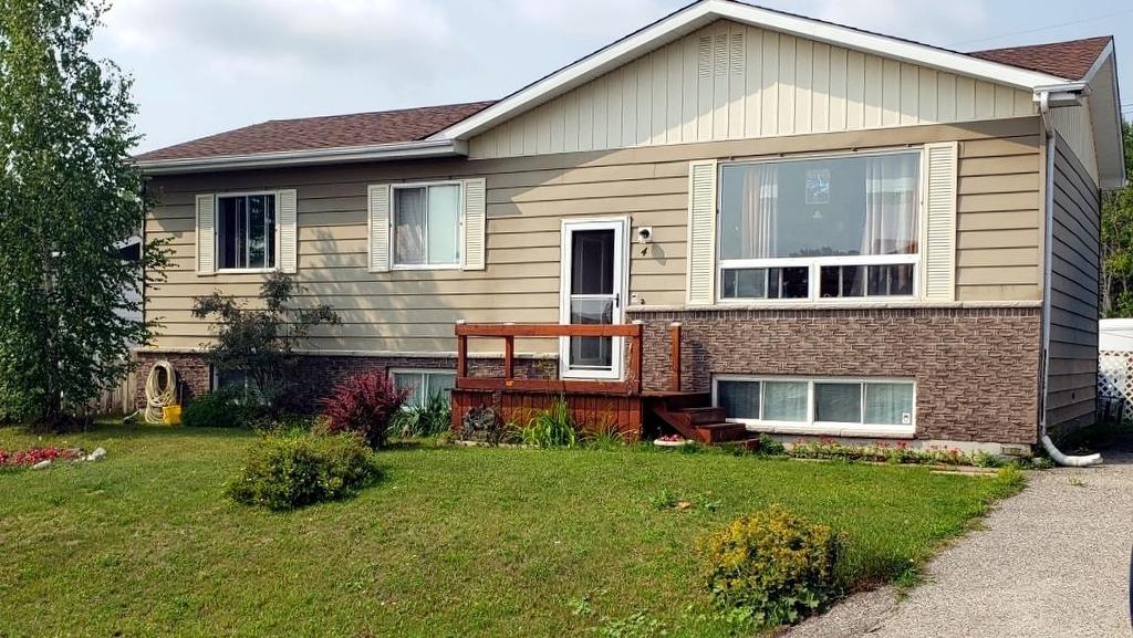 4 Fisher Ave, Manitouwadge, ON