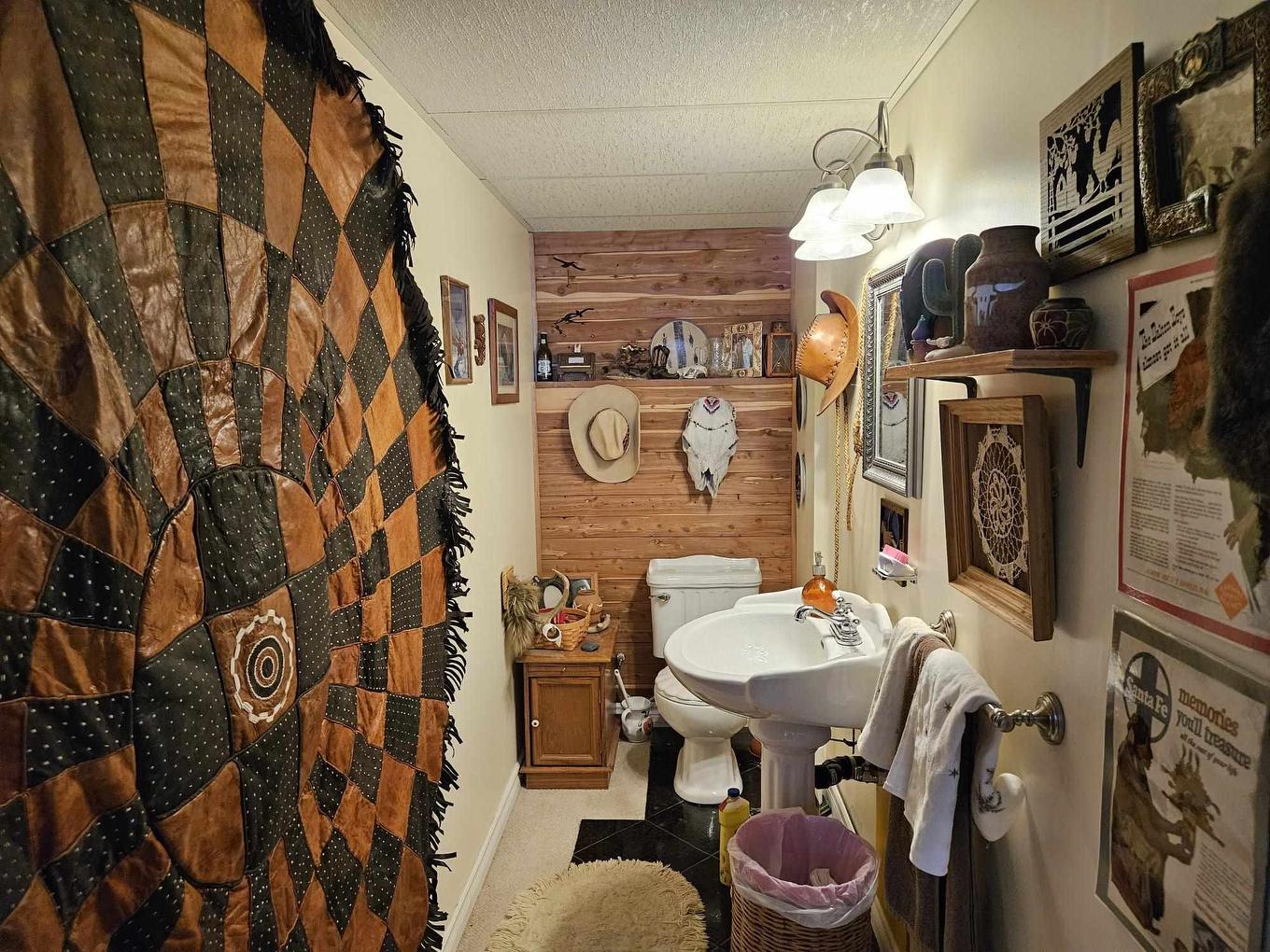 4 Fisher Ave, Manitouwadge, ON