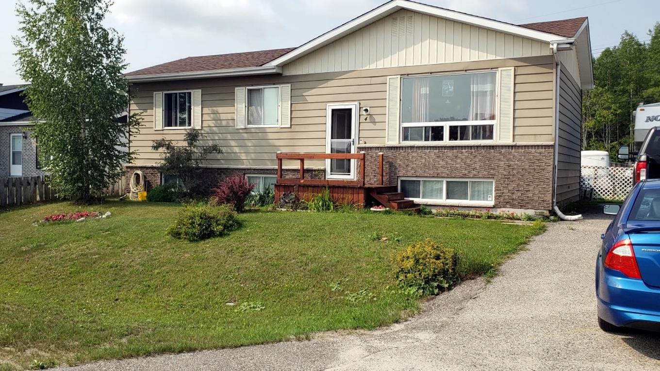 4 Fisher Ave, Manitouwadge, ON