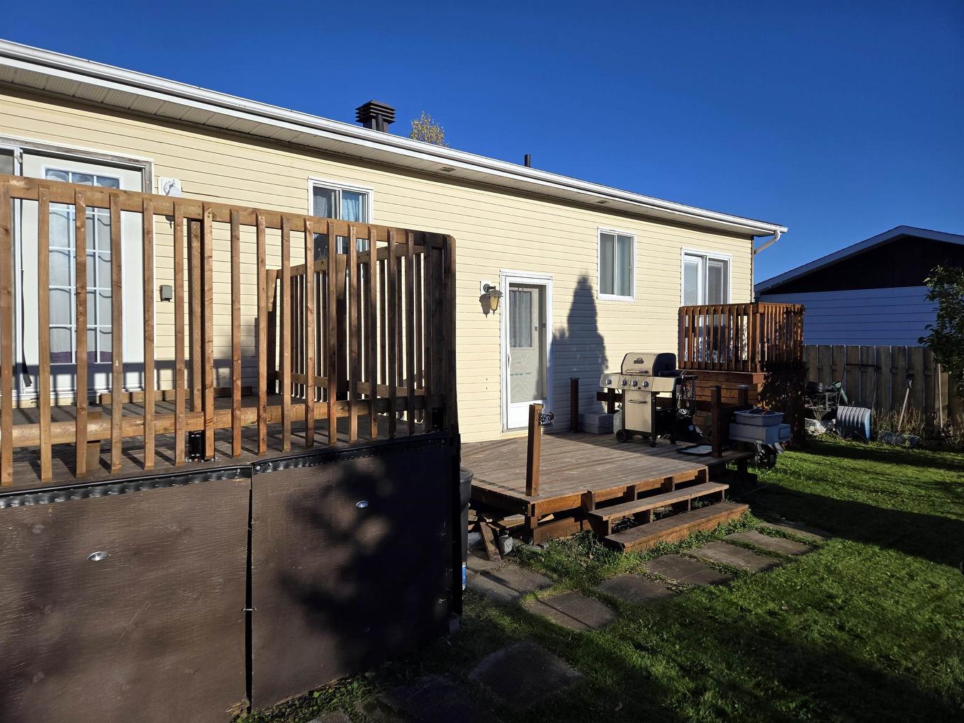 4 Fisher Ave, Manitouwadge, ON