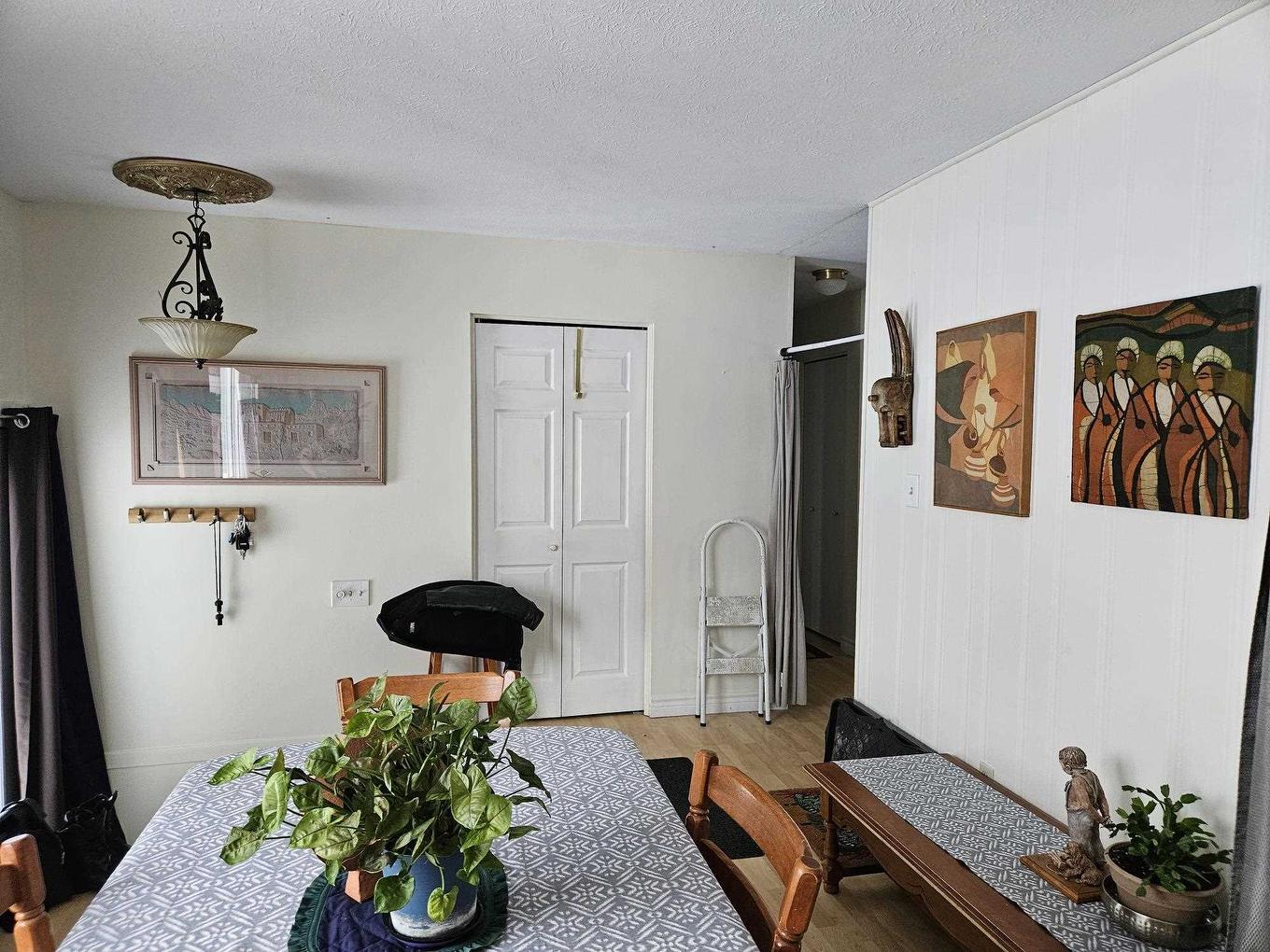 4 Fisher Ave, Manitouwadge, ON