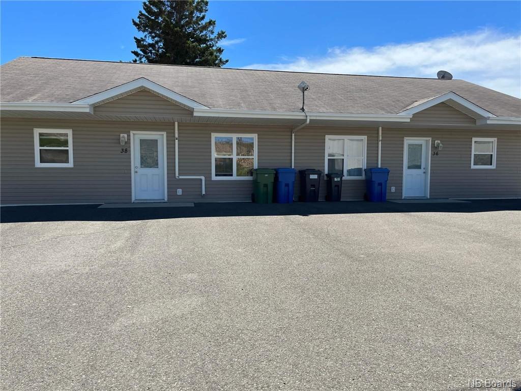 36-38 Cn, Grand-Sault/Grand Falls, NB