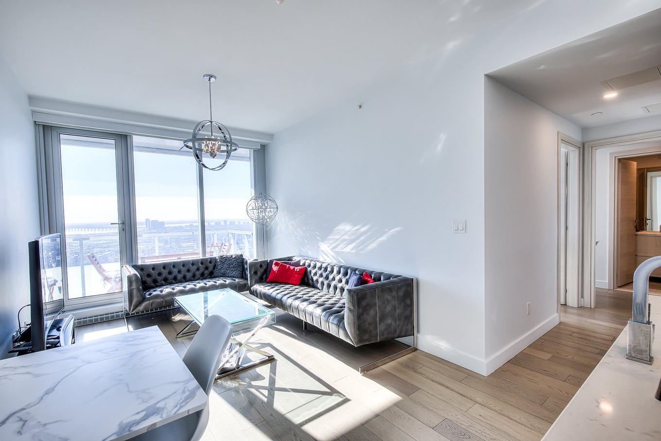 Salon - 3009-1400 Boul. René-Lévesque O., Montréal (Ville-Marie), QC - Indoor