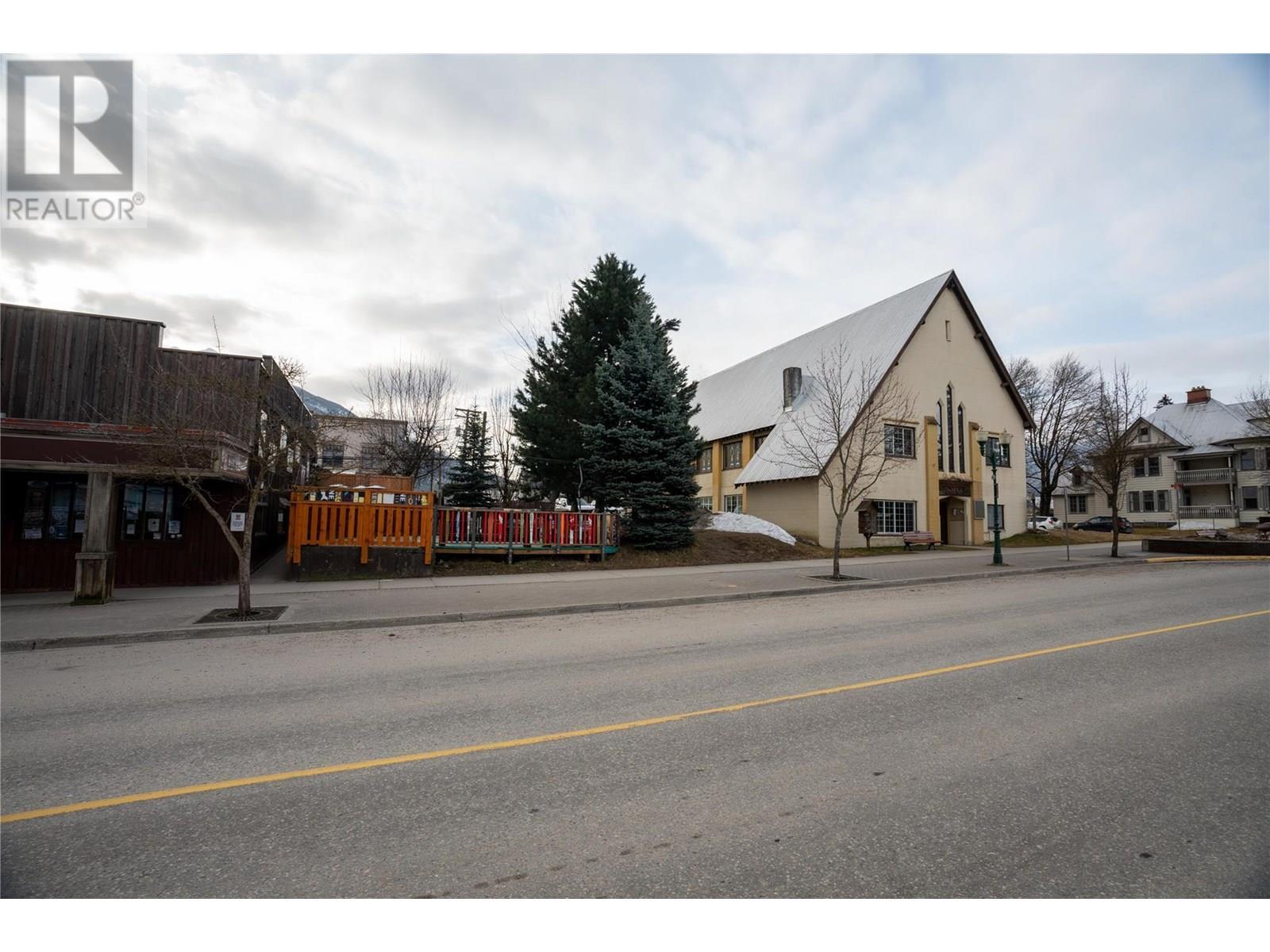 310 Mackenzie Avenue, Revelstoke, BC