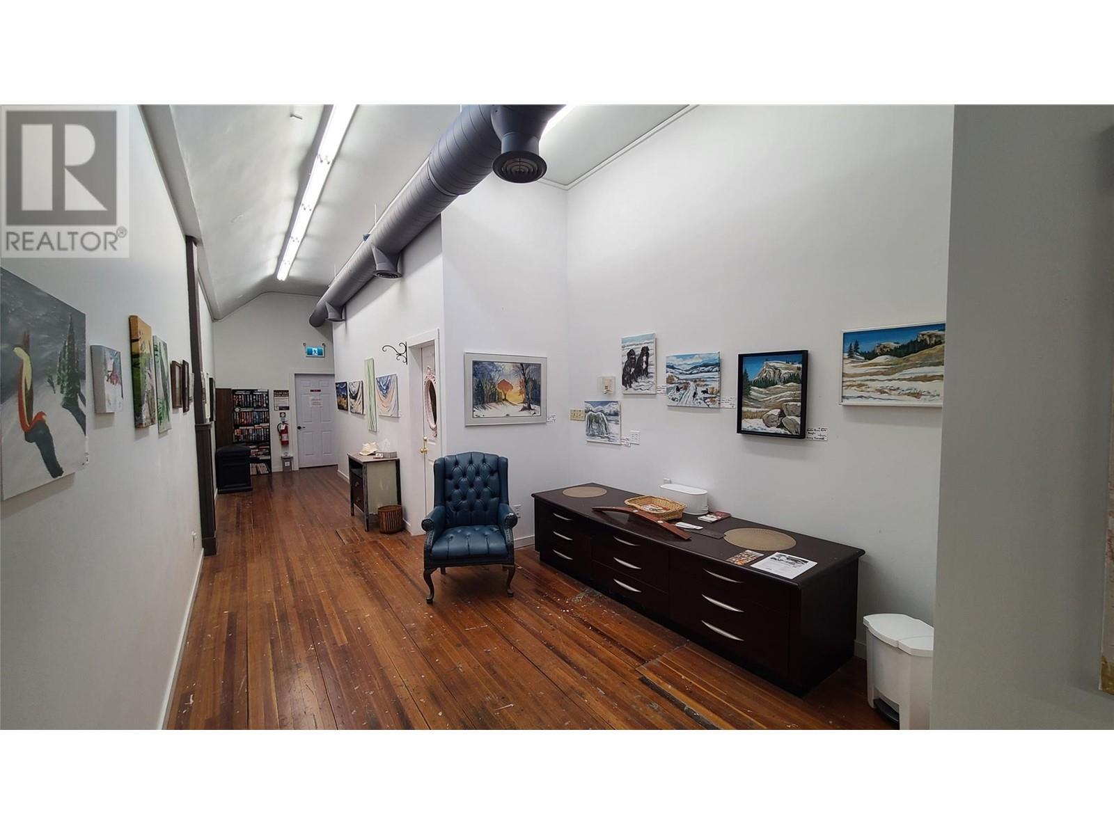 6222 Main Street, Oliver, BC