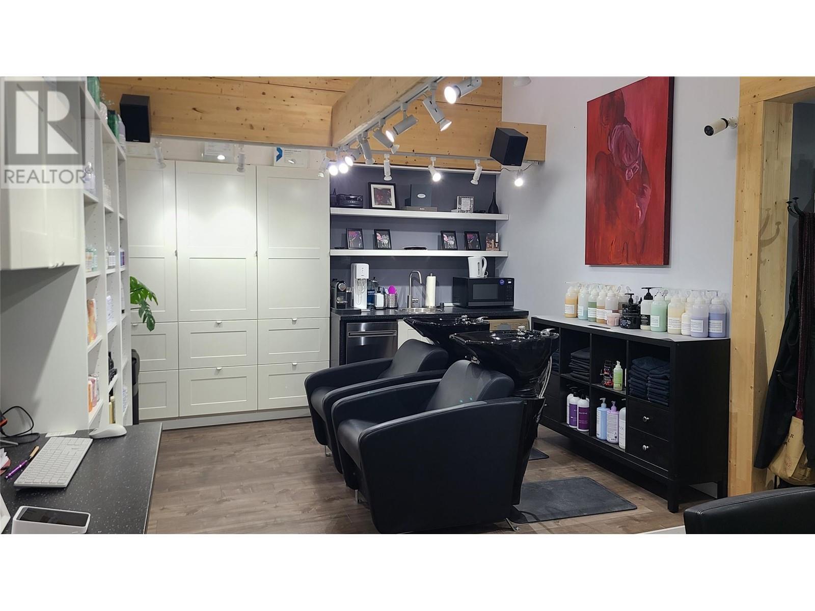 6222 Main Street, Oliver, BC