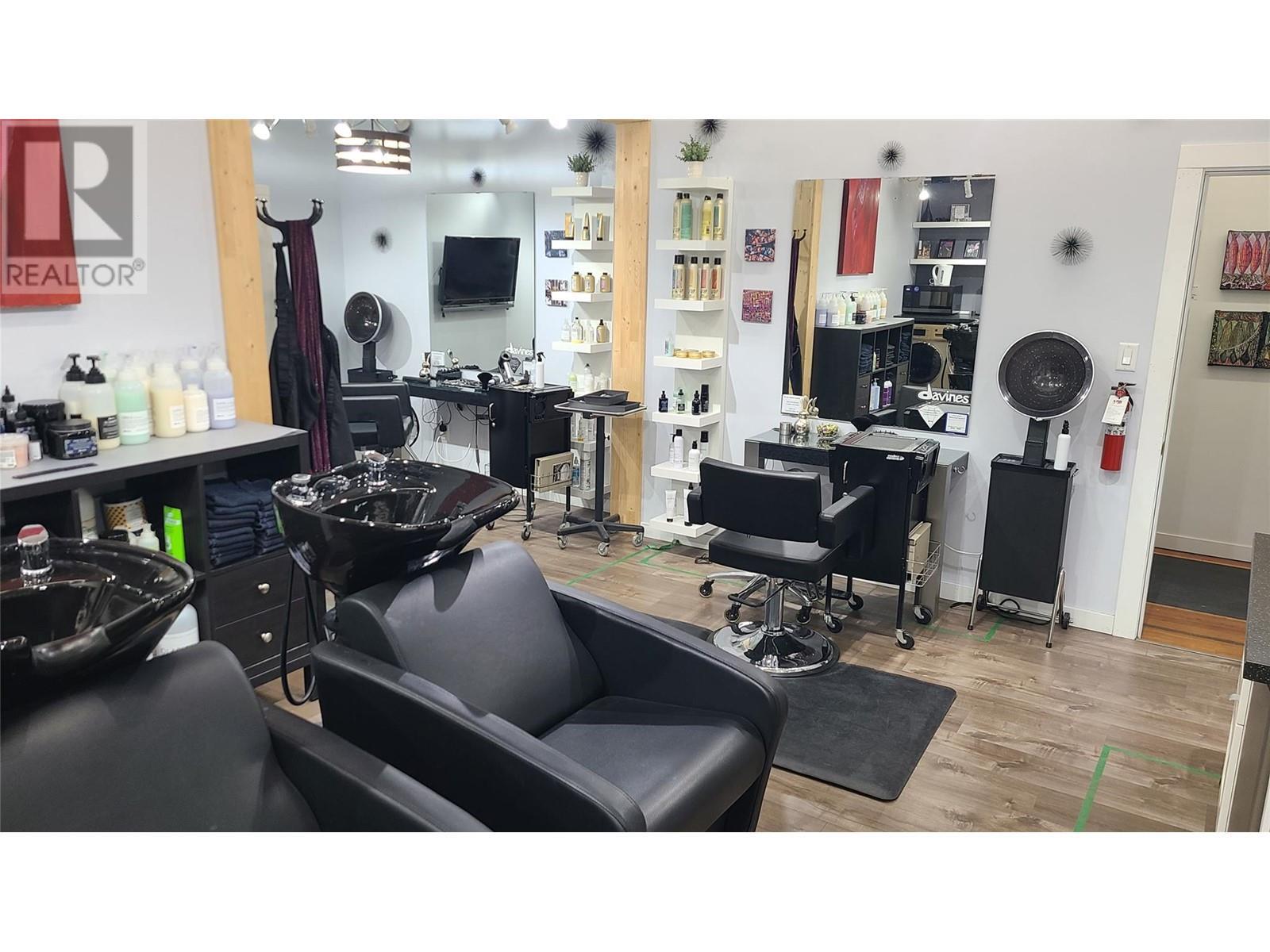 6222 Main Street, Oliver, BC