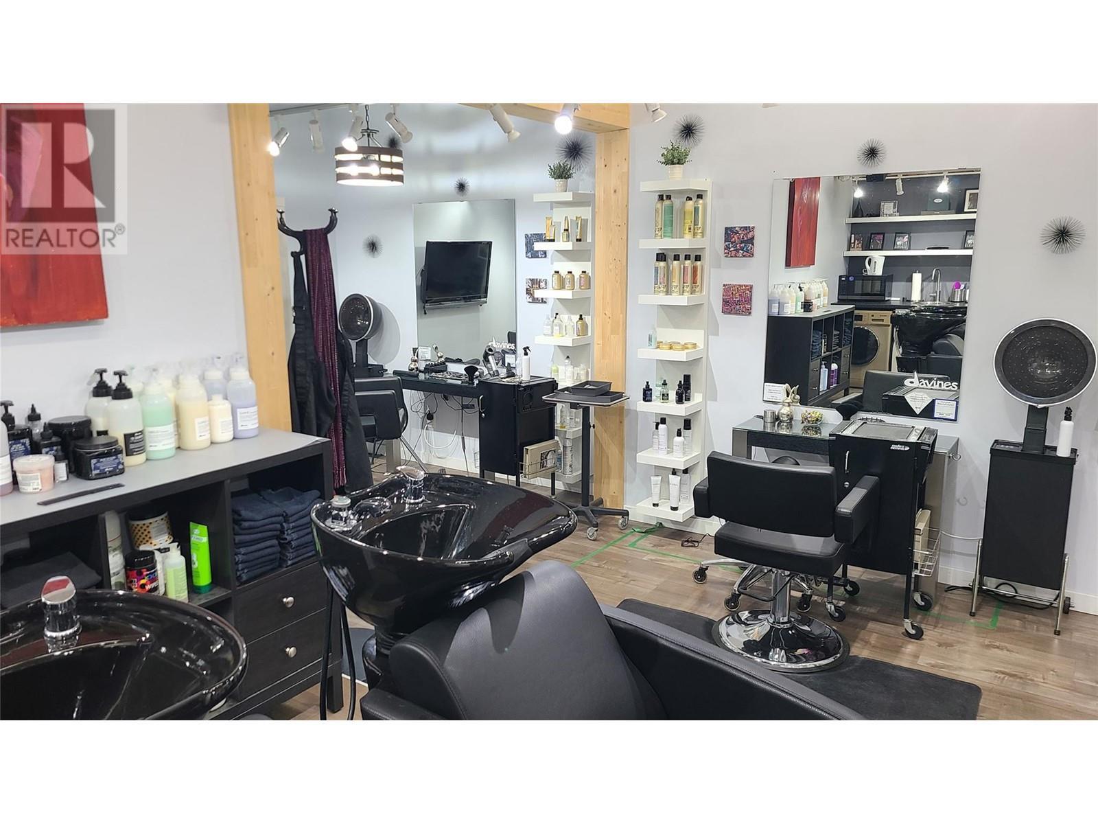 6222 Main Street, Oliver, BC