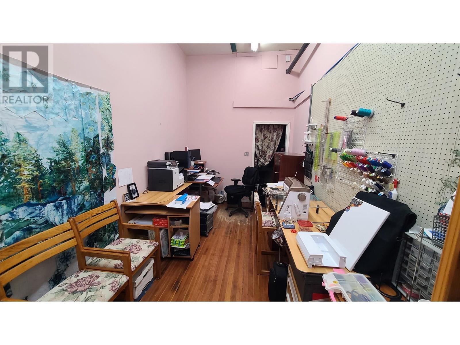 6222 Main Street, Oliver, BC