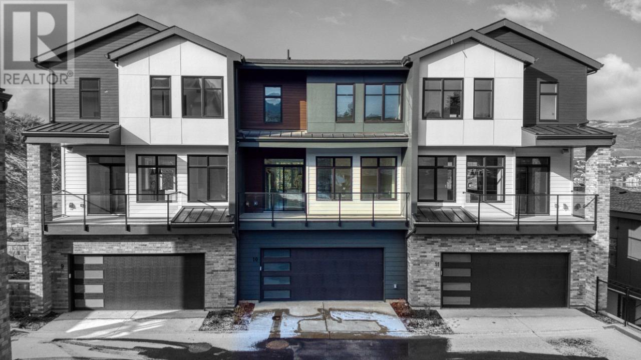 7599 Klinger Road Unit# 10, Vernon, BC - Outdoor With Balcony With Facade