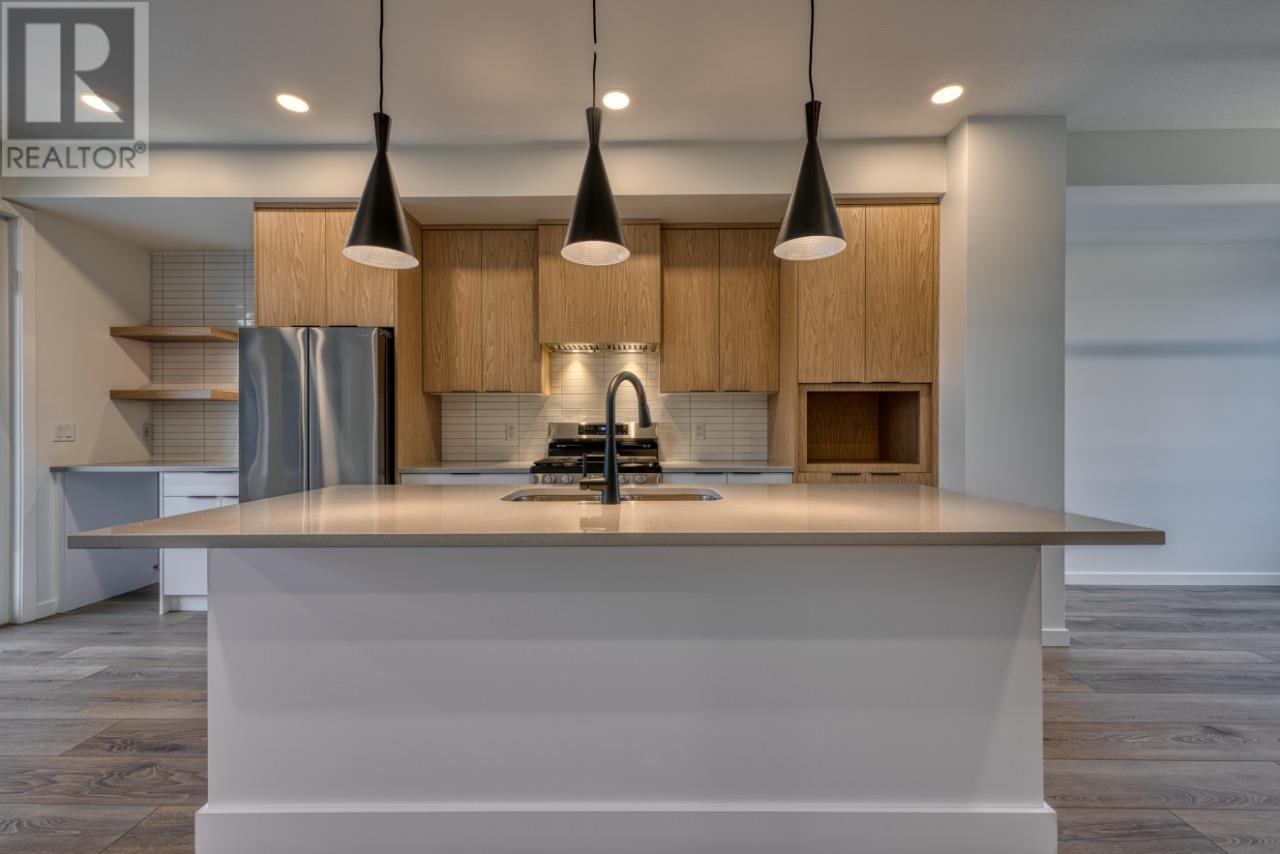 7599 Klinger Road Unit# 10, Vernon, BC - Indoor Photo Showing Kitchen With Upgraded Kitchen