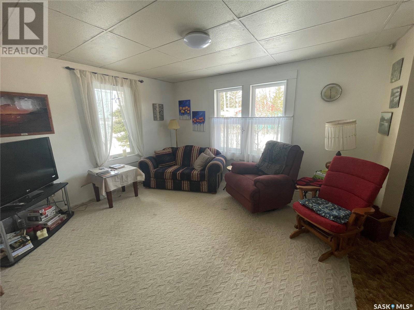 15 Kim Dawn Crescent, Fishing Lake, SK - Indoor Photo Showing Living Room