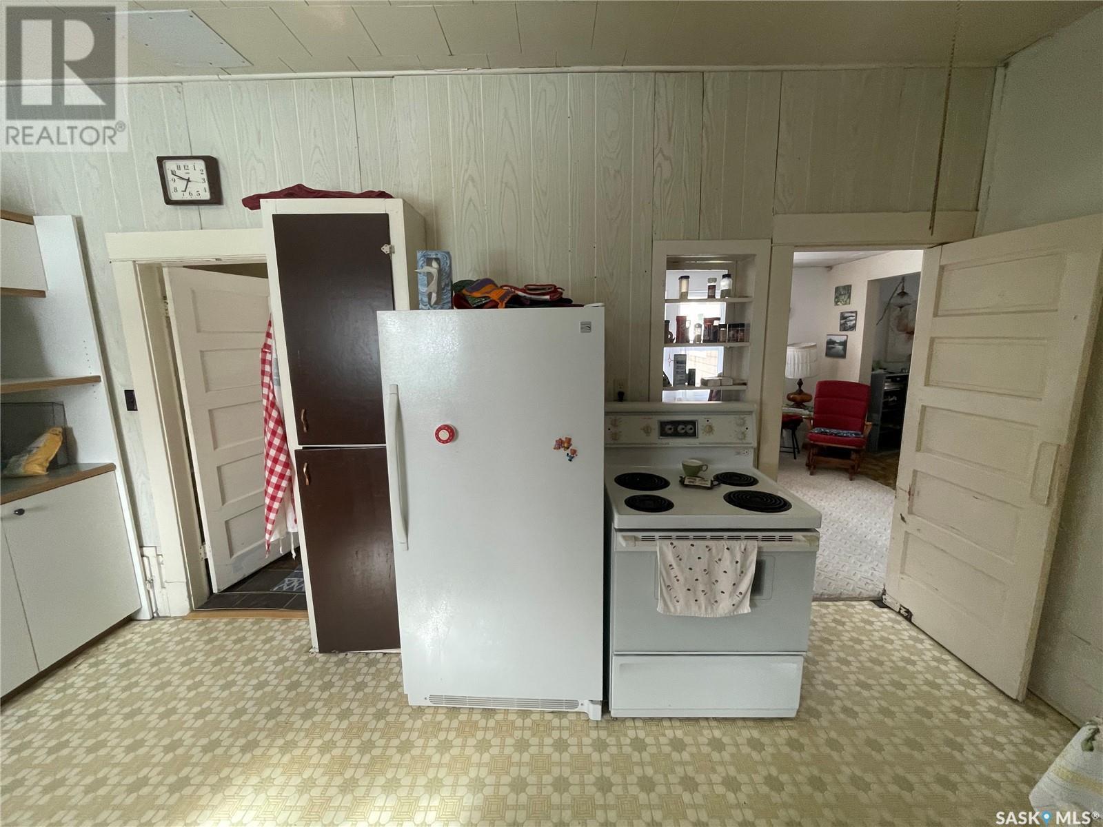 15 Kim Dawn Crescent, Fishing Lake, SK - Indoor Photo Showing Kitchen