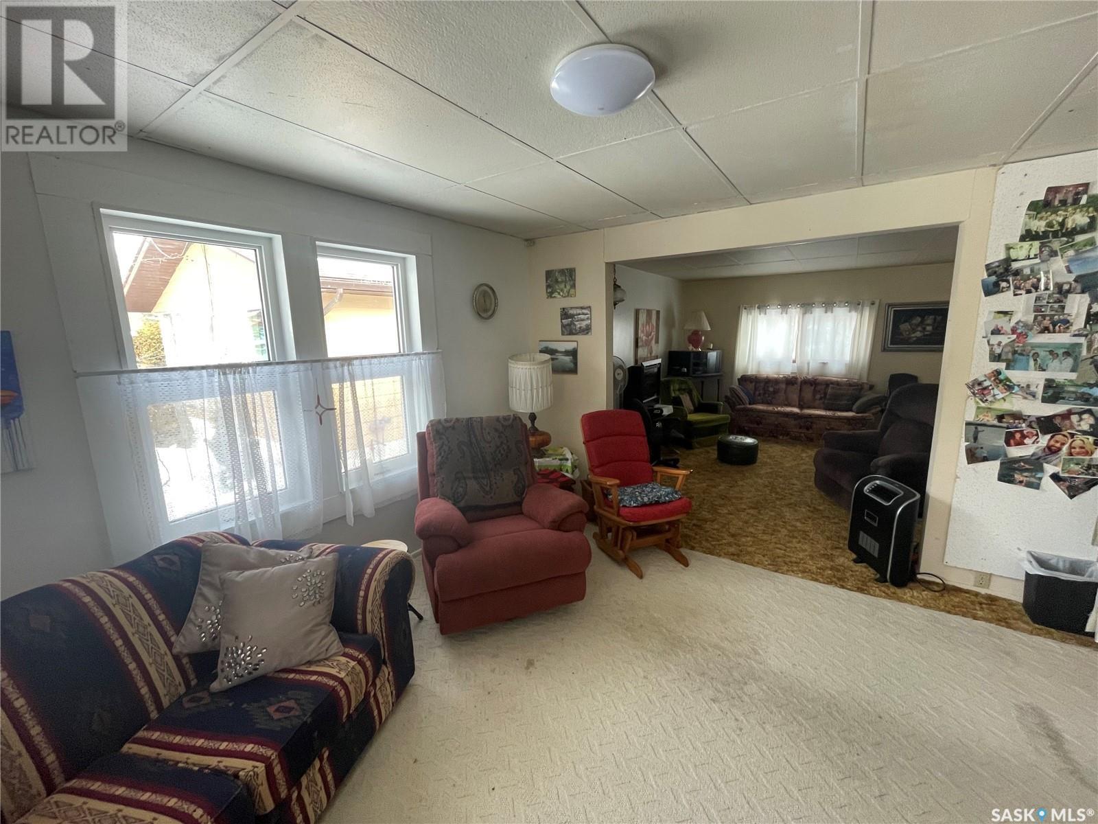 15 Kim Dawn Crescent, Fishing Lake, SK - Indoor Photo Showing Living Room