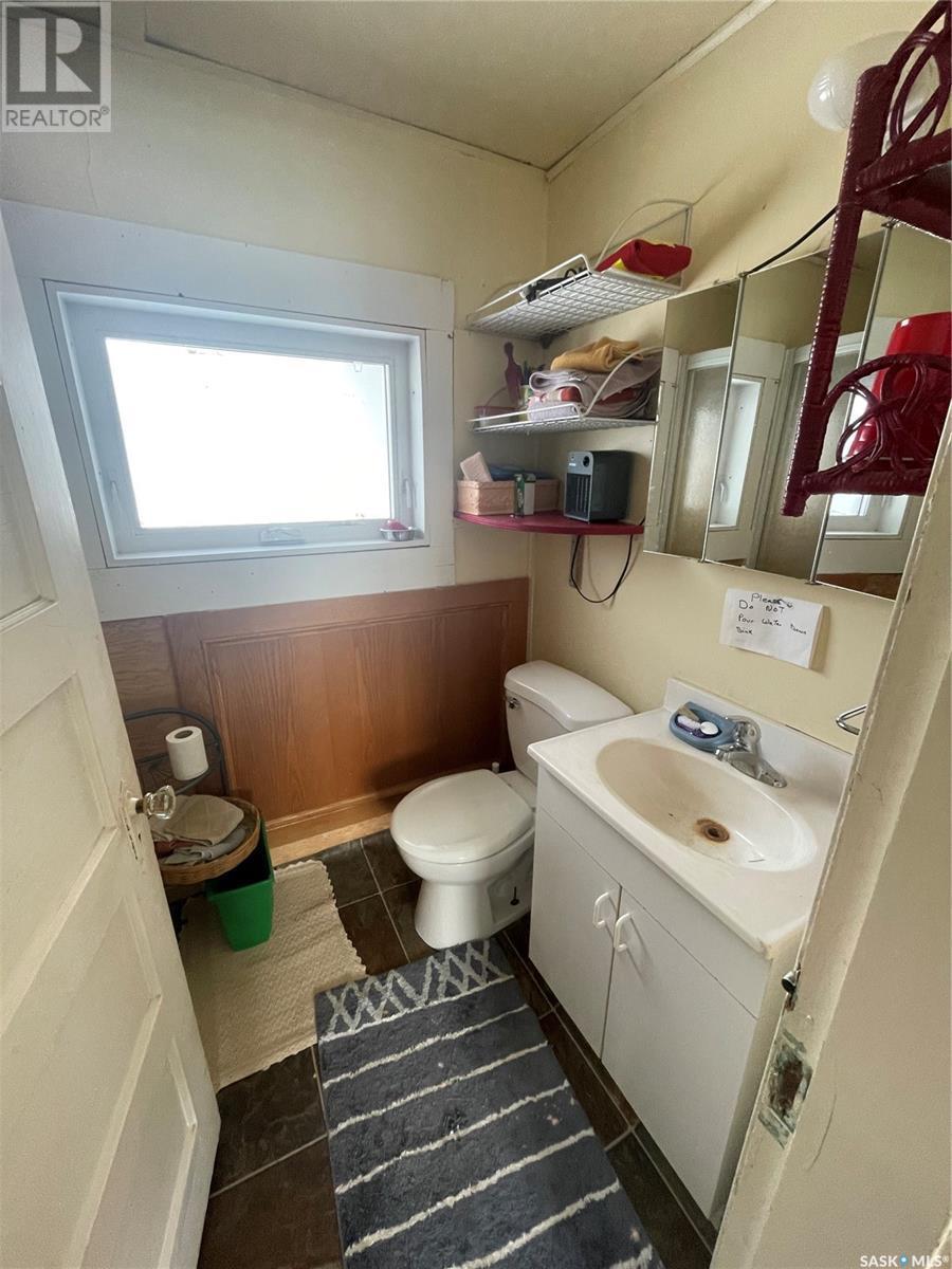 15 Kim Dawn Crescent, Fishing Lake, SK - Indoor Photo Showing Bathroom