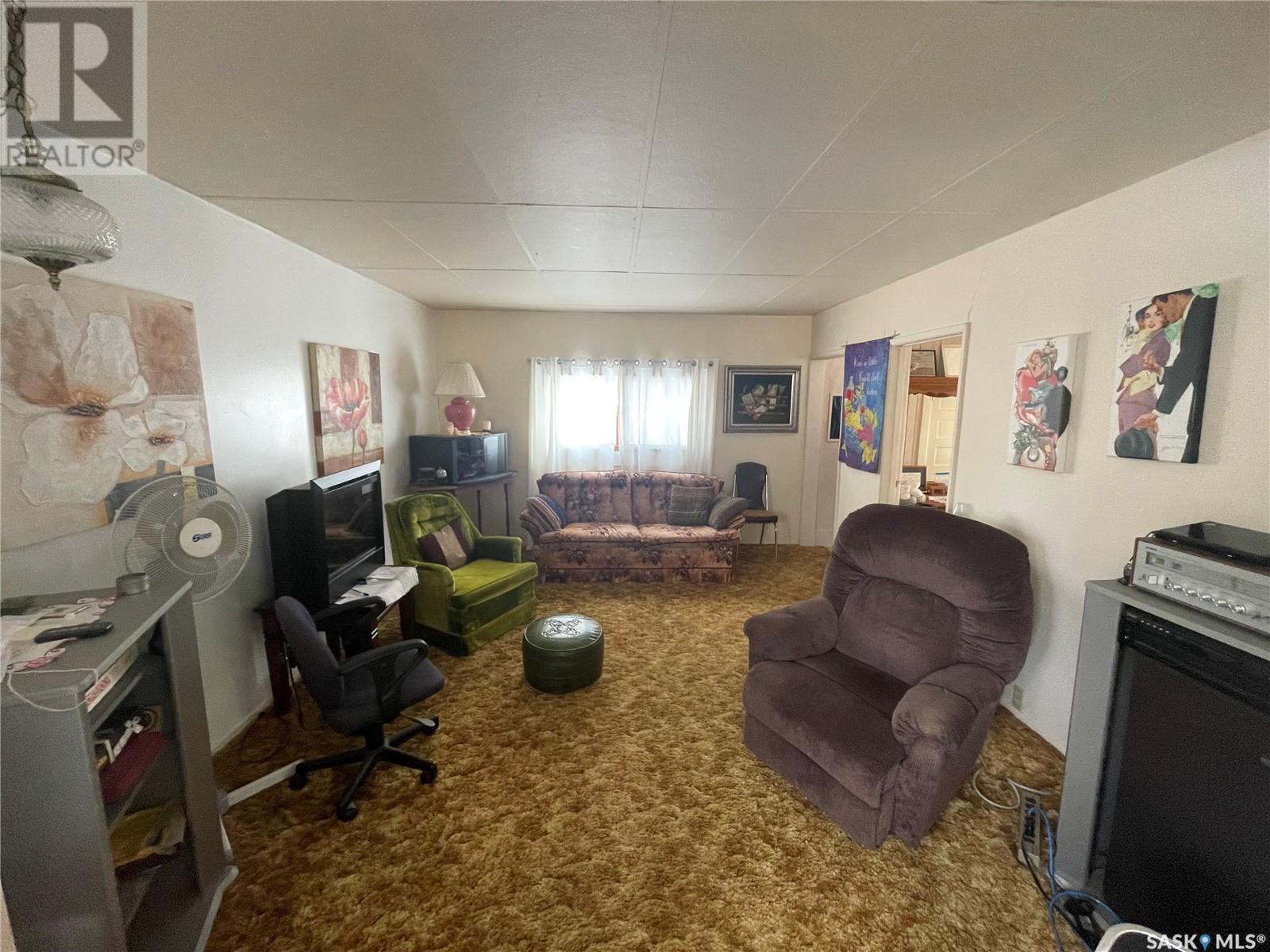 15 Kim Dawn Crescent, Fishing Lake, SK - Indoor