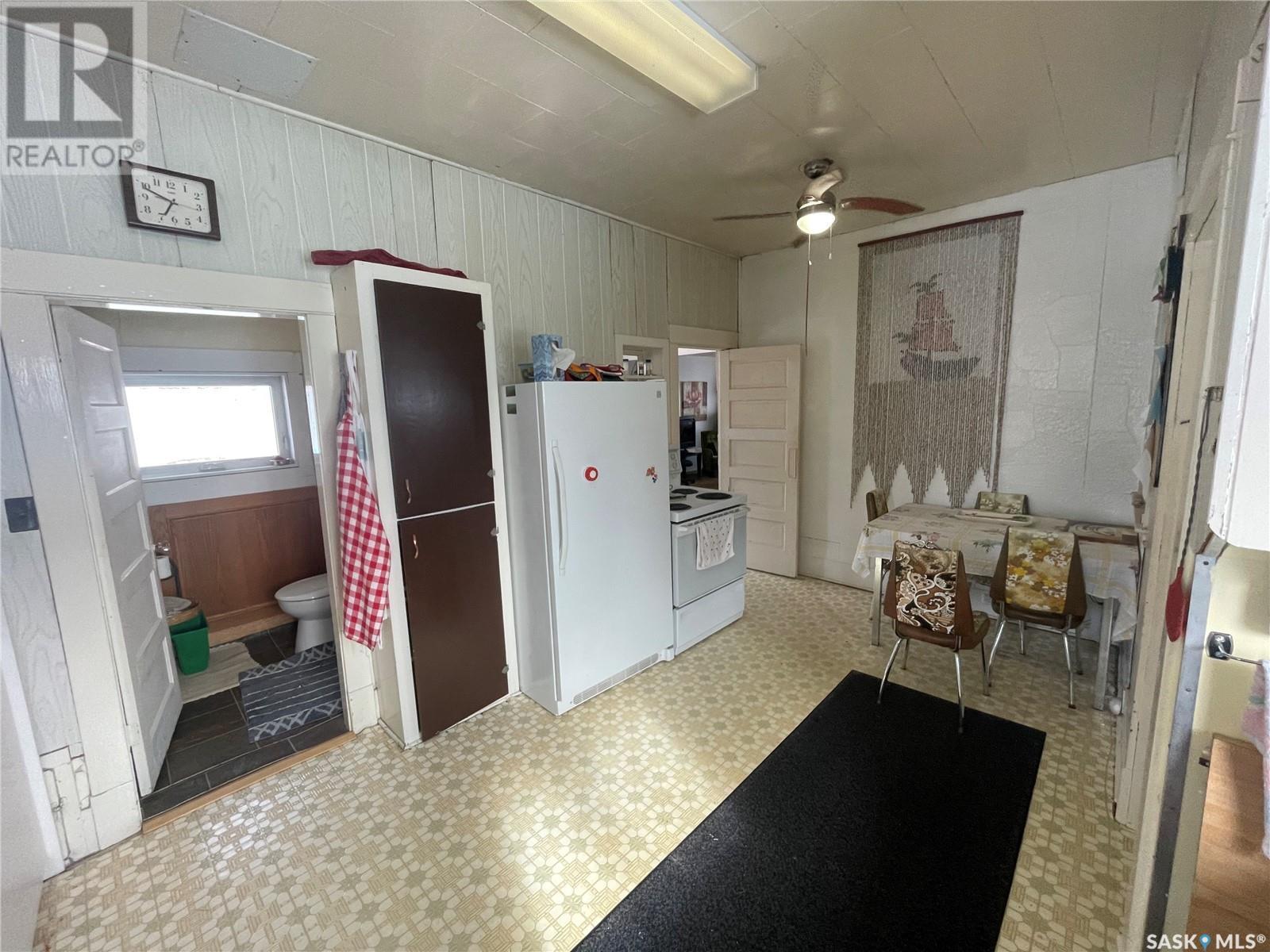 15 Kim Dawn Crescent, Fishing Lake, SK - Indoor