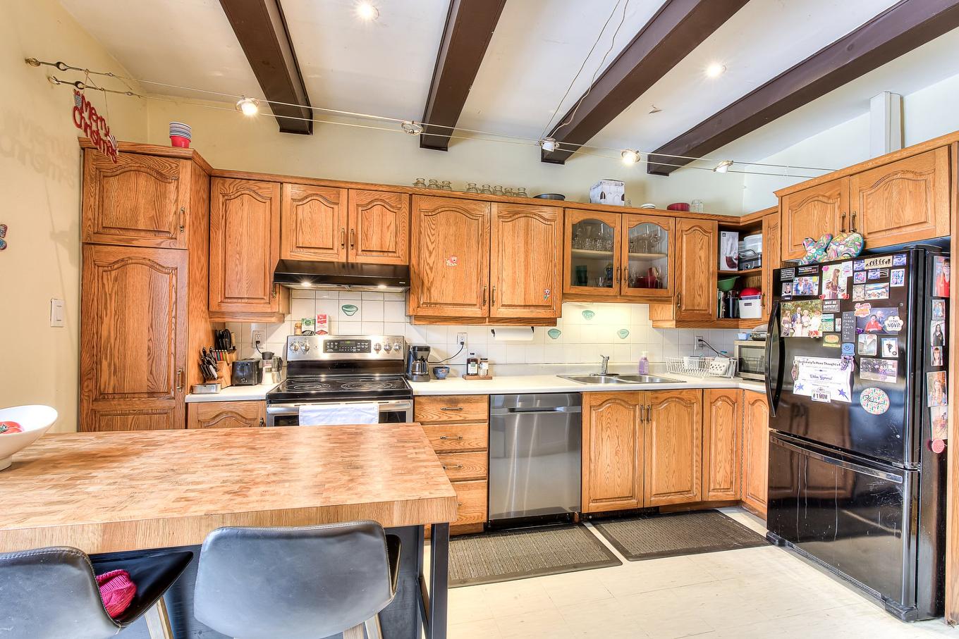 Kitchen - 5325 - 5327 Av. Earnscliffe, Montréal (Côte-Des-Neiges/Notre-Dame-De-Grâce), QC - Indoor Photo Showing Kitchen With Double Sink