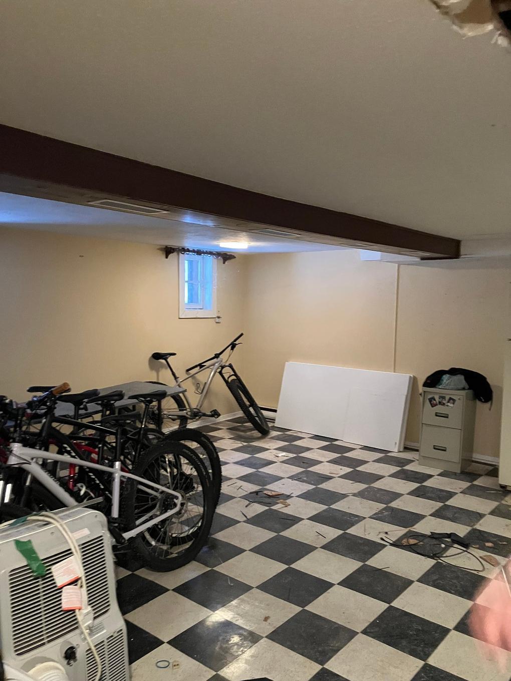 Basement - 5325 - 5327 Av. Earnscliffe, Montréal (Côte-Des-Neiges/Notre-Dame-De-Grâce), QC - Indoor Photo Showing Other Room