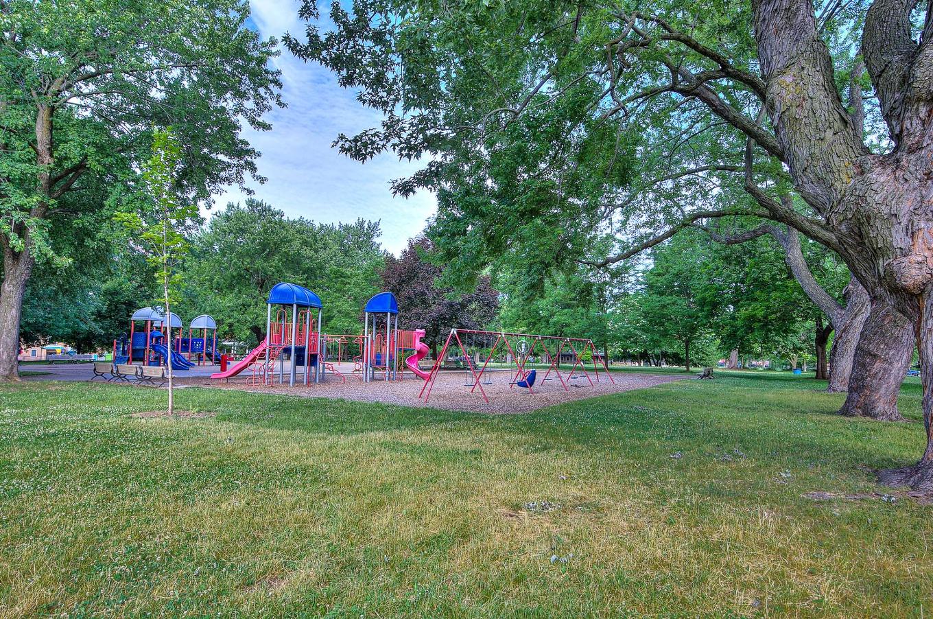 View - 5325 - 5327 Av. Earnscliffe, Montréal (Côte-Des-Neiges/Notre-Dame-De-Grâce), QC - Outdoor