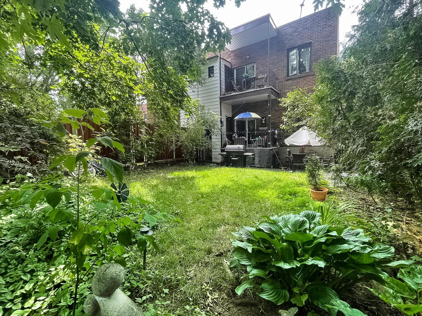 Backyard - 5325 - 5327 Av. Earnscliffe, Montréal (Côte-Des-Neiges/Notre-Dame-De-Grâce), QC - Outdoor