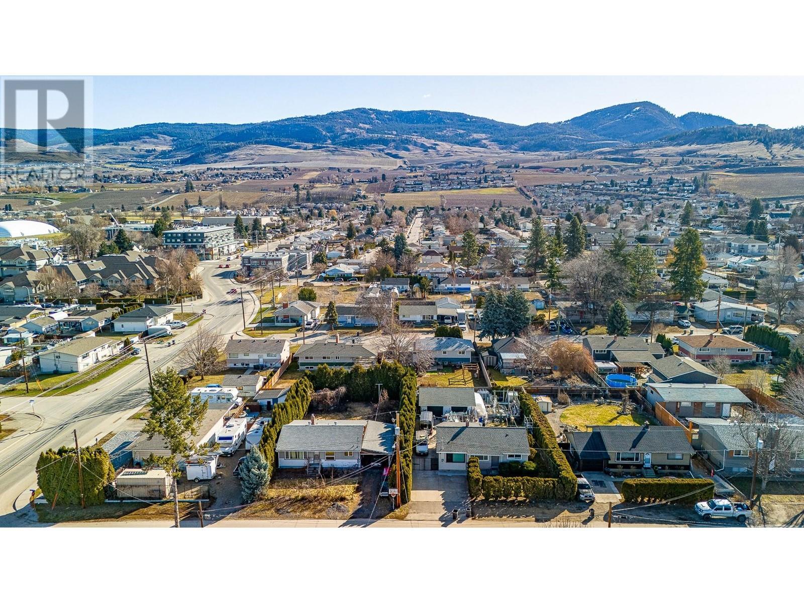 525 Mcdonald Road, Kelowna, BC - Outdoor With View